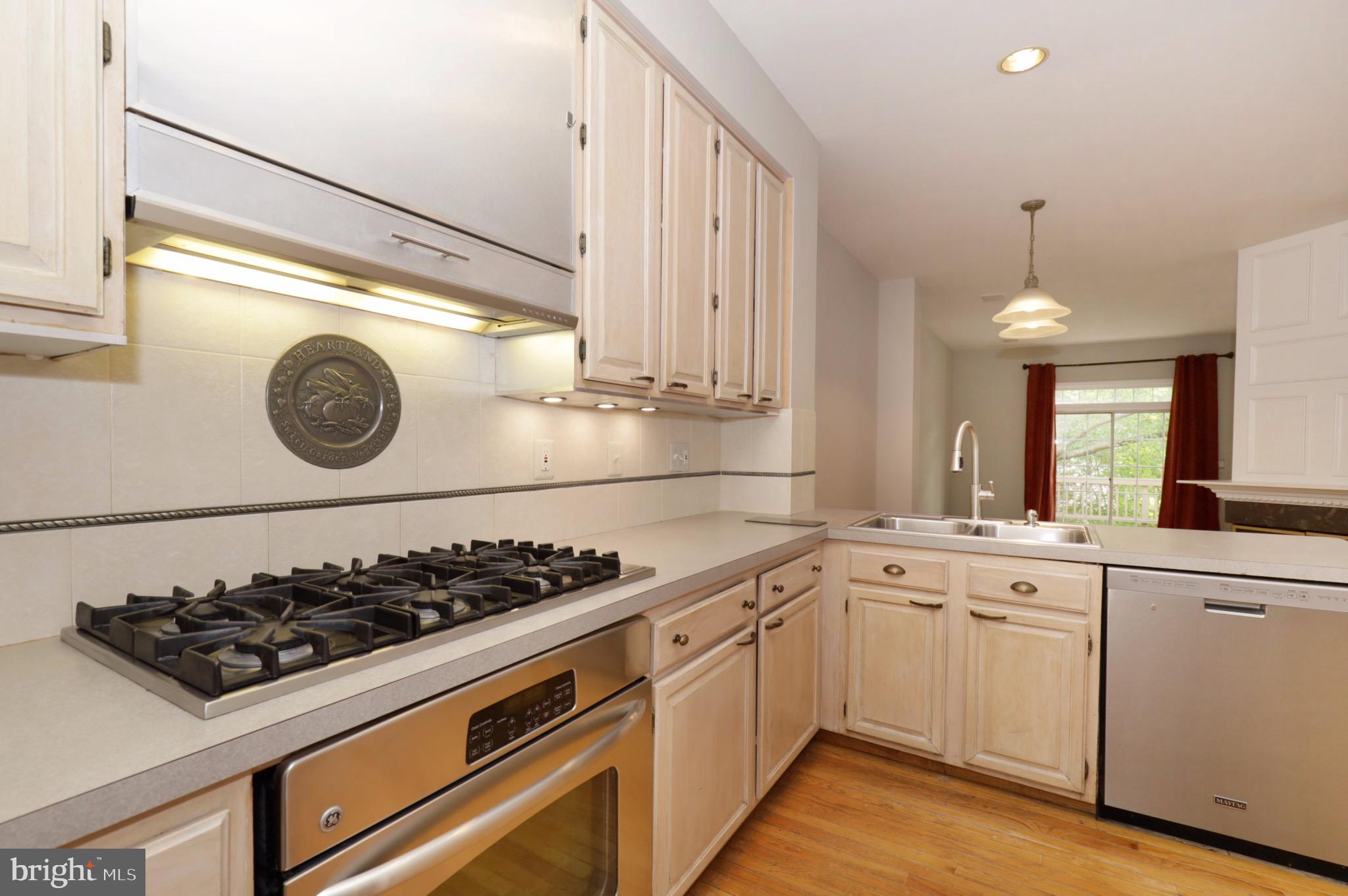 HEATHER KNOLL - Residential Lease