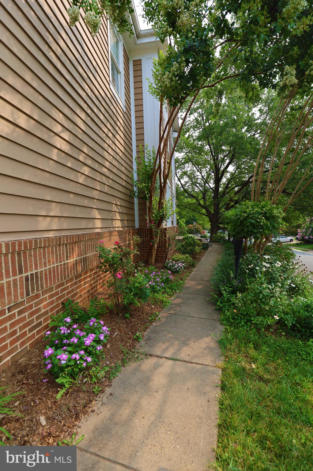 HEATHER KNOLL - Residential Lease