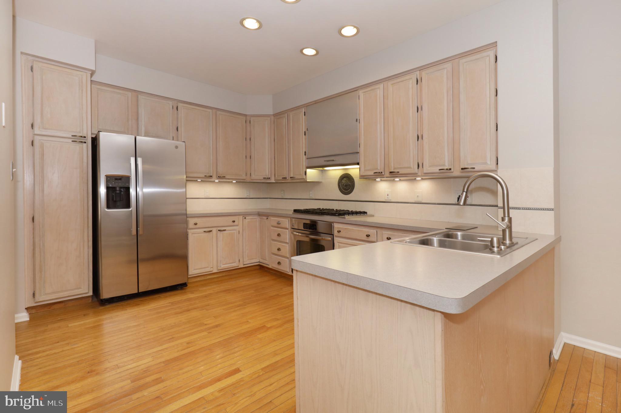 HEATHER KNOLL - Residential Lease