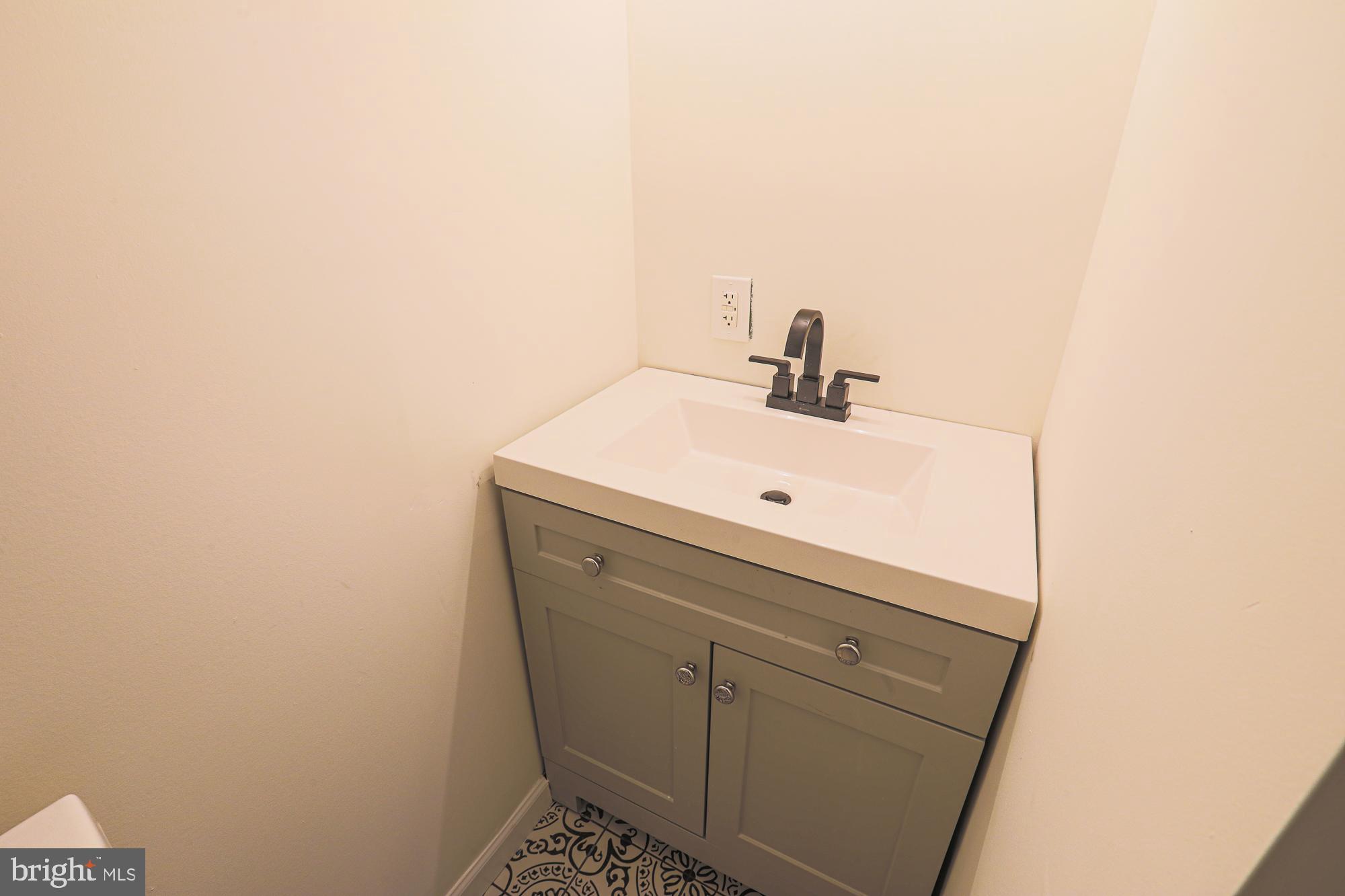 WASHINGTON VILLAGE - Residential Lease