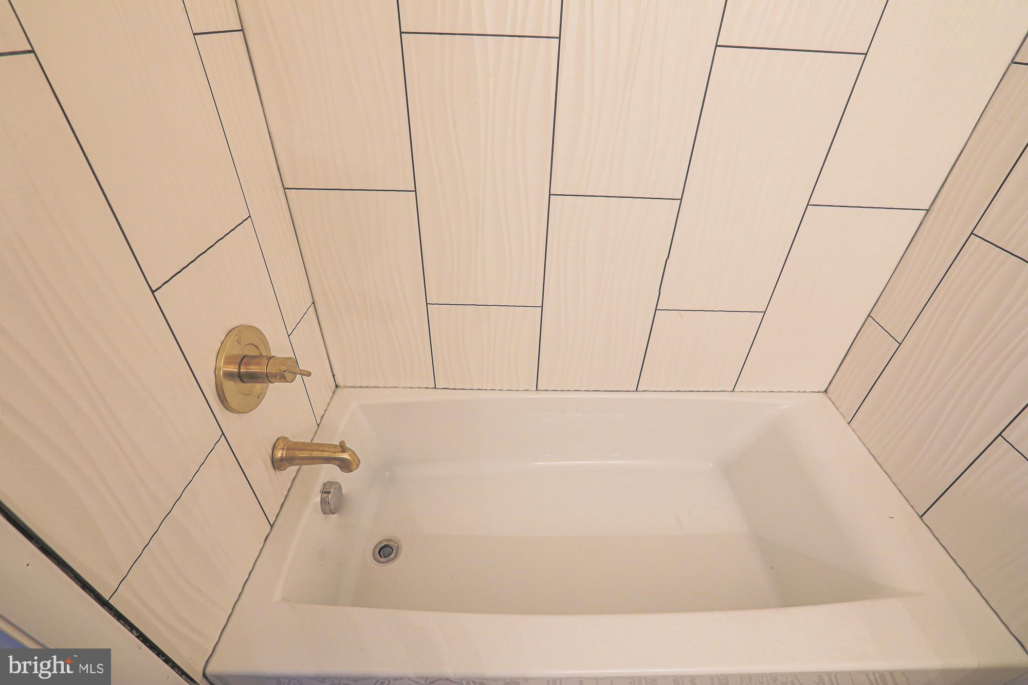 WASHINGTON VILLAGE - Residential Lease