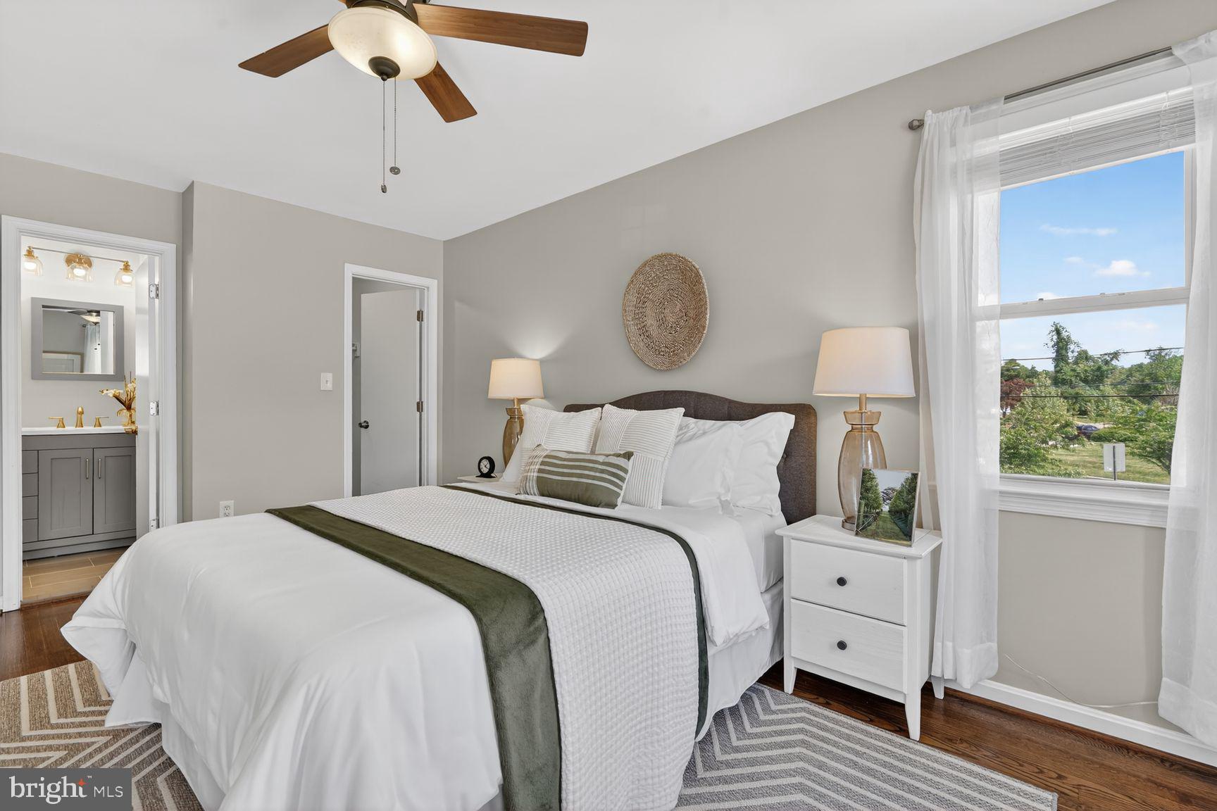 WHITE OAK MANOR - Residential