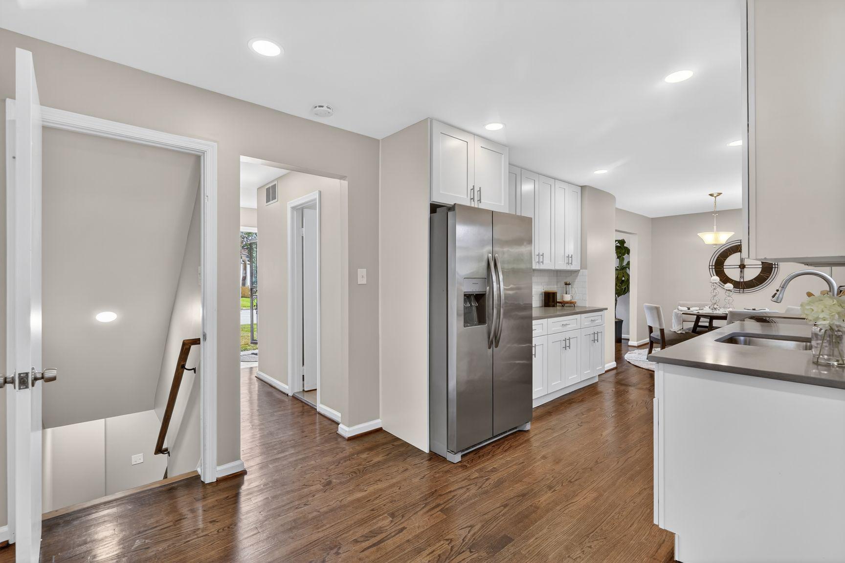 WHITE OAK MANOR - Residential
