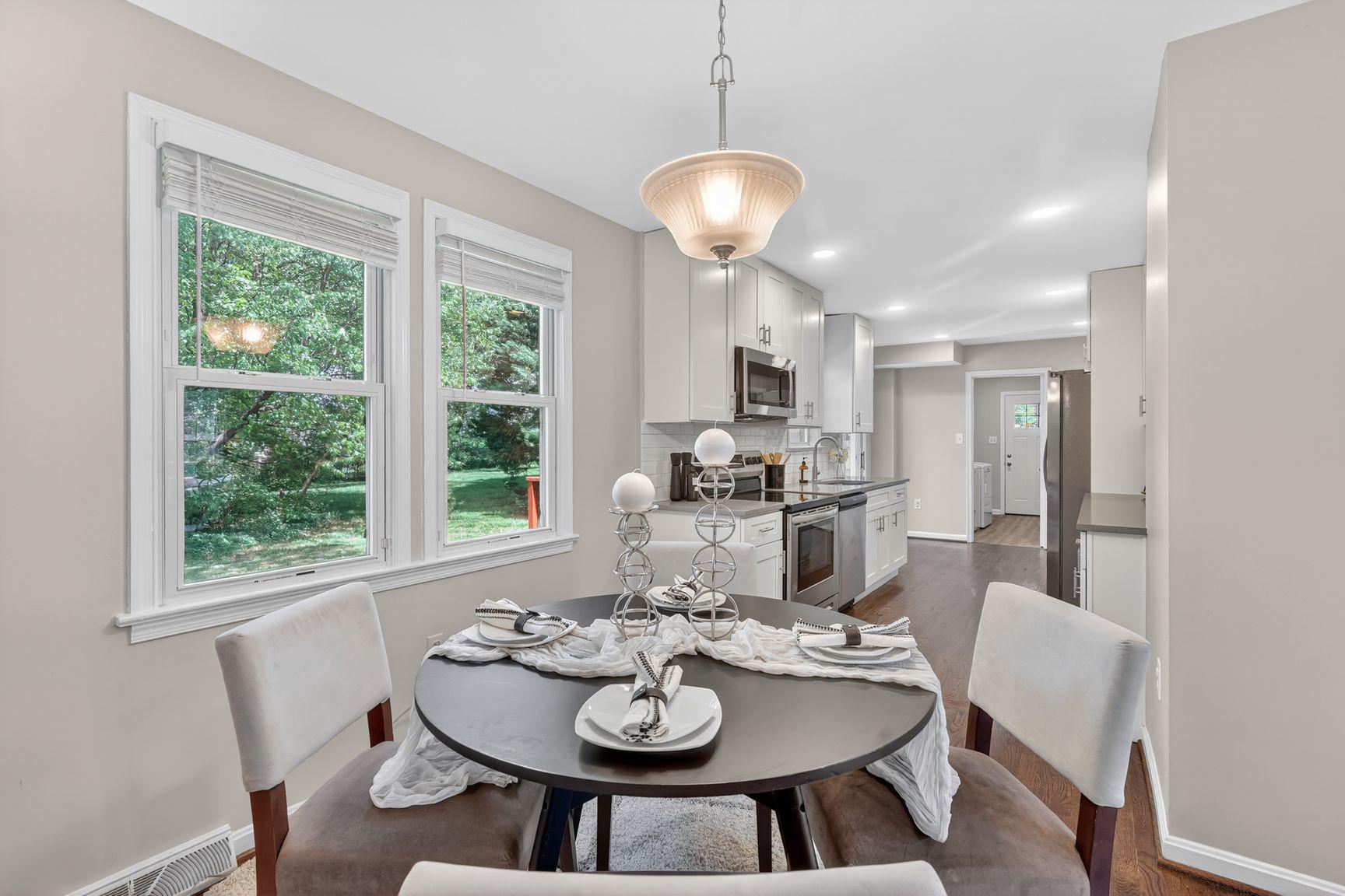 WHITE OAK MANOR - Residential