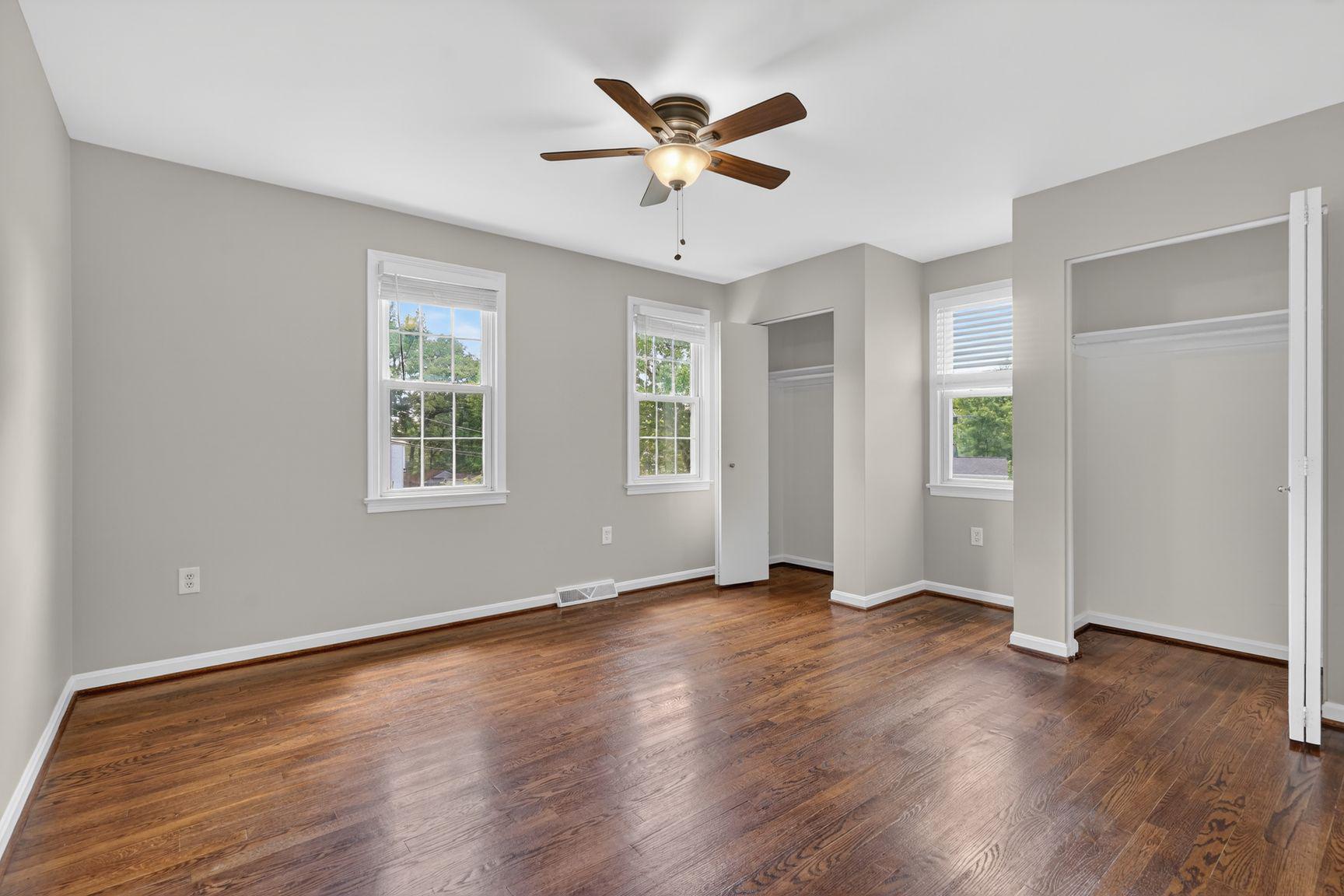 WHITE OAK MANOR - Residential