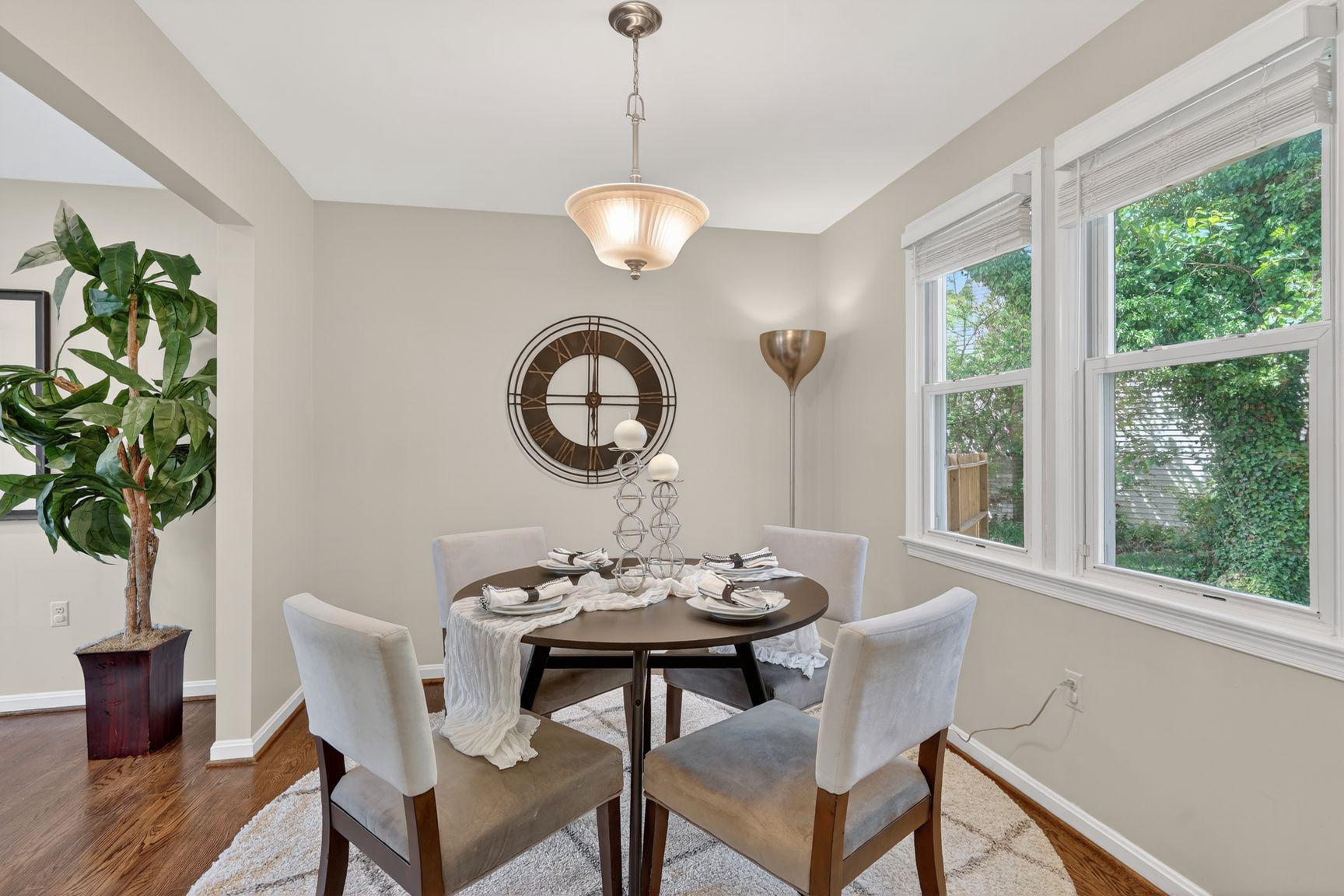 WHITE OAK MANOR - Residential