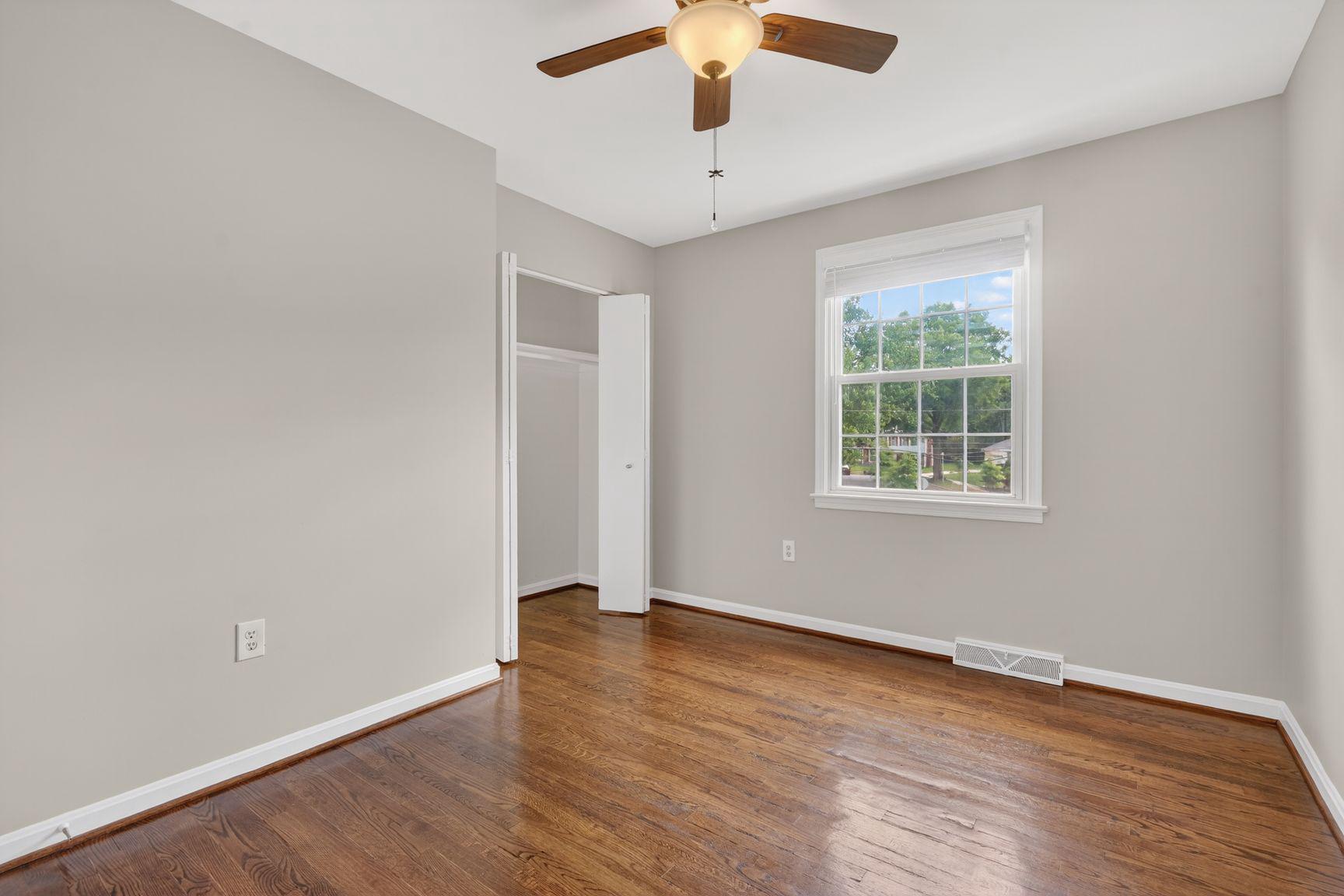 WHITE OAK MANOR - Residential