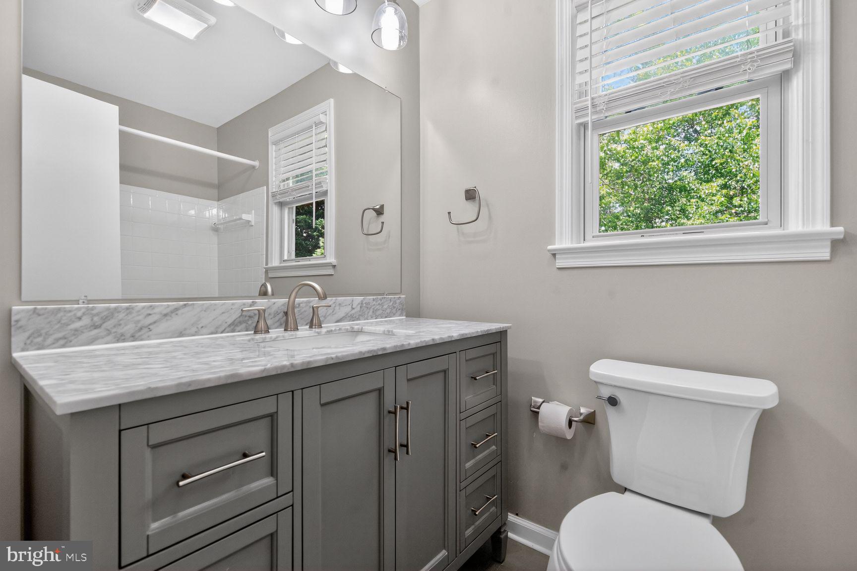 WHITE OAK MANOR - Residential