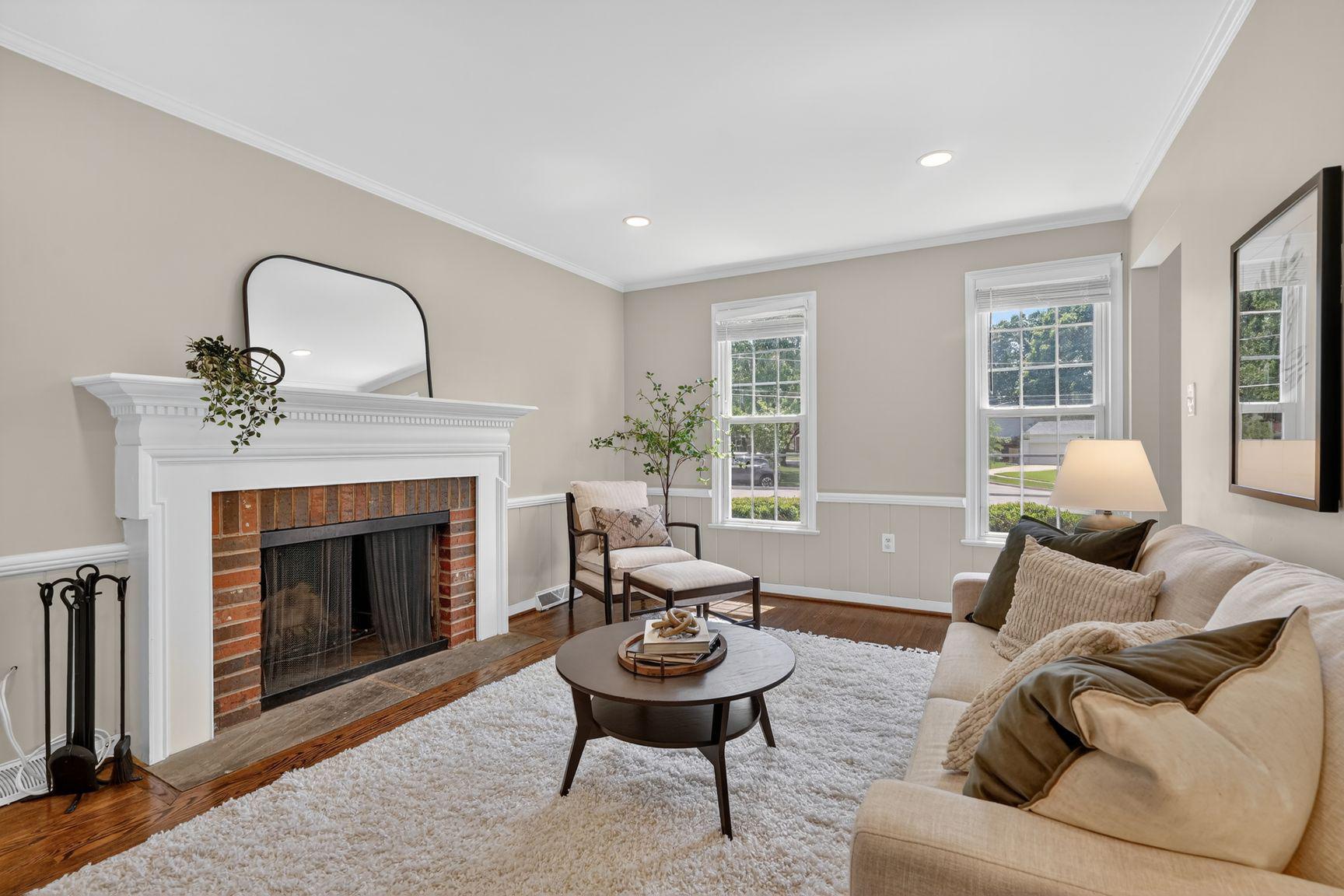 WHITE OAK MANOR - Residential