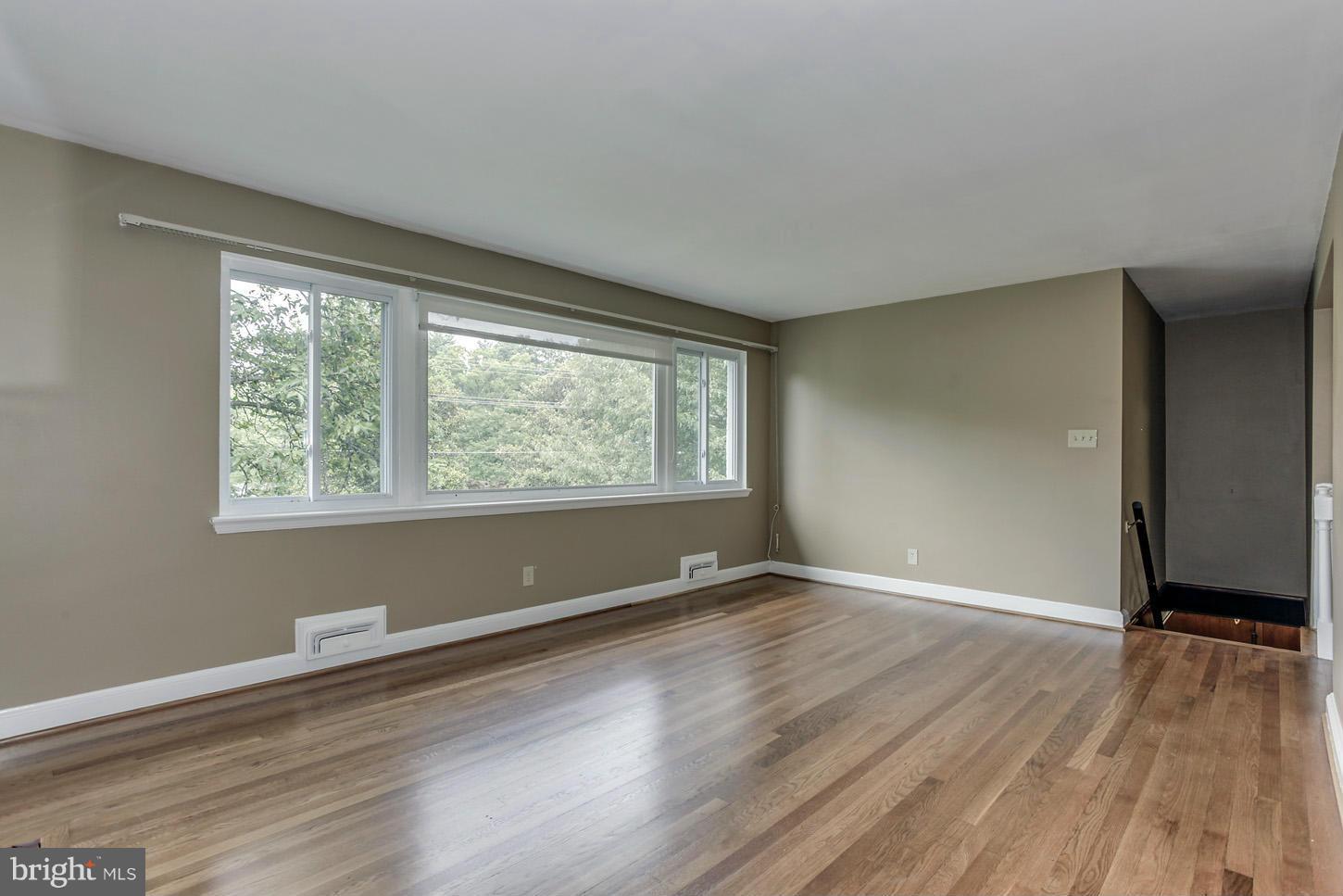 BROYHILL CREST - Residential