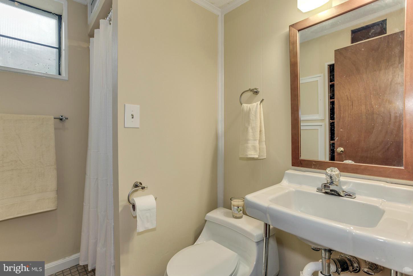 BROYHILL CREST - Residential