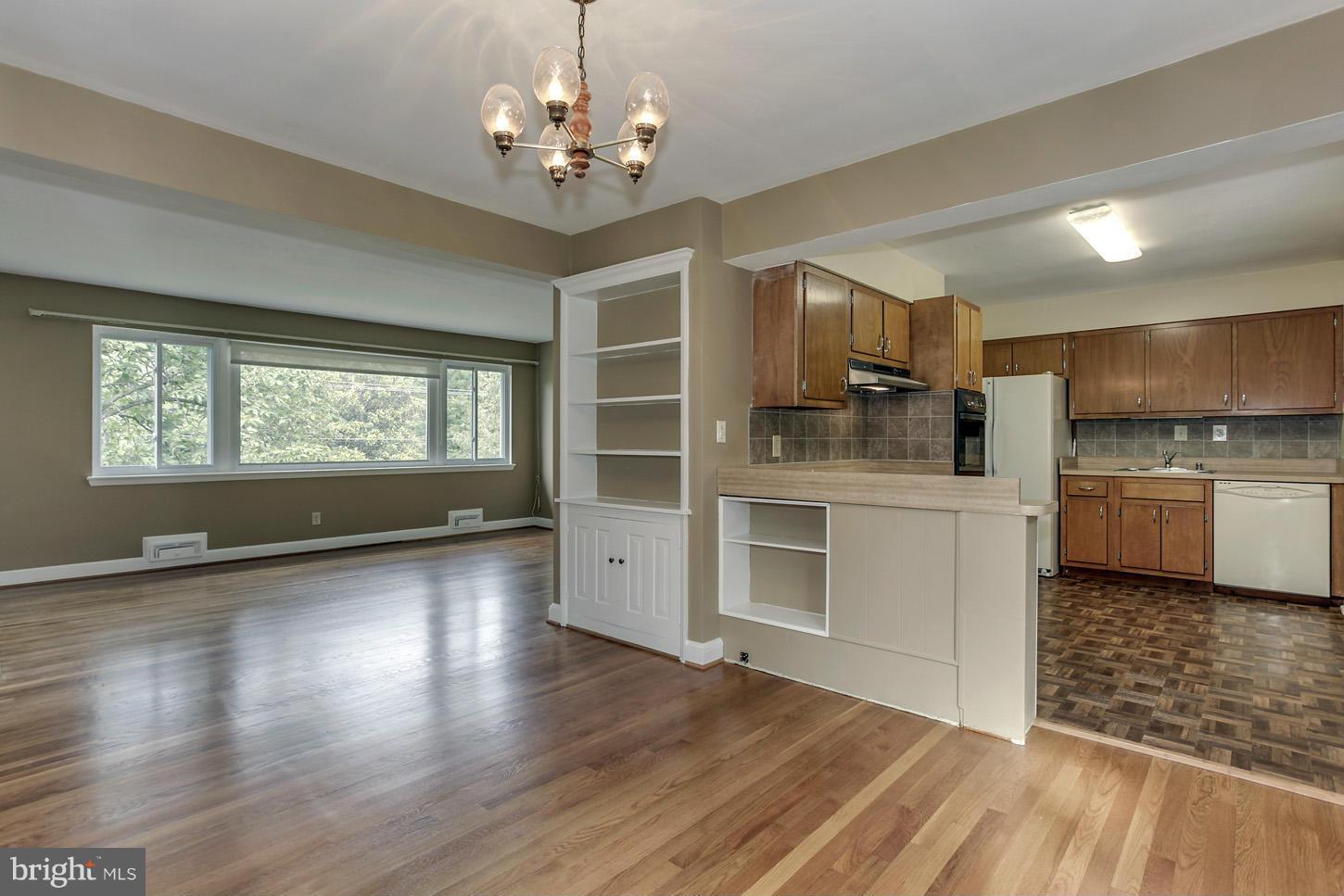 BROYHILL CREST - Residential