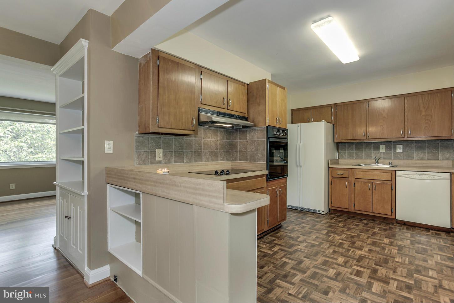 BROYHILL CREST - Residential