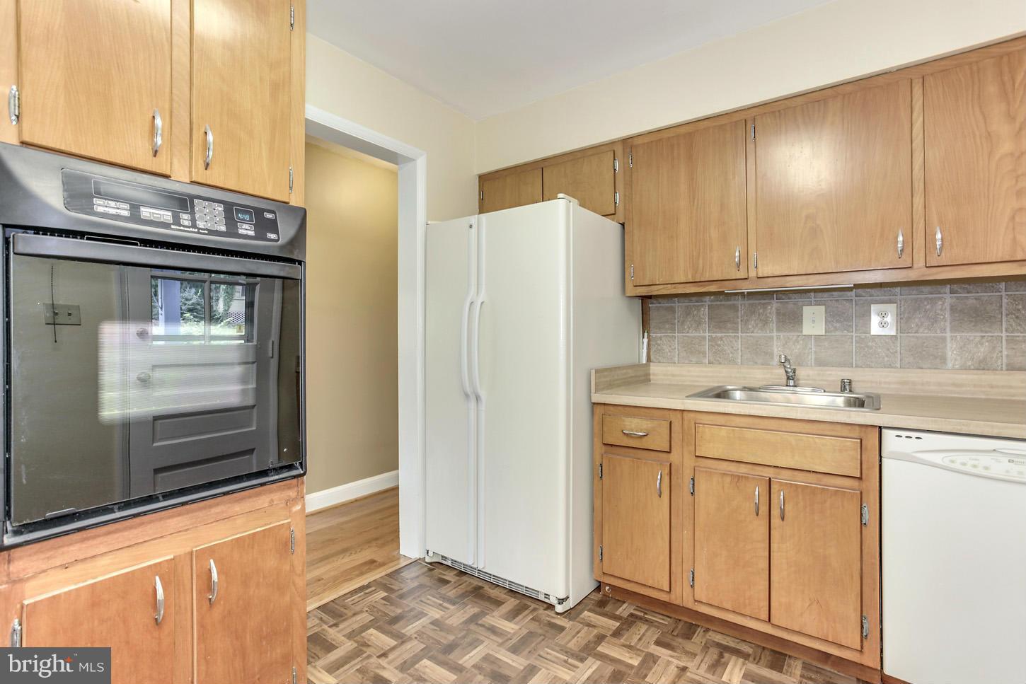 BROYHILL CREST - Residential