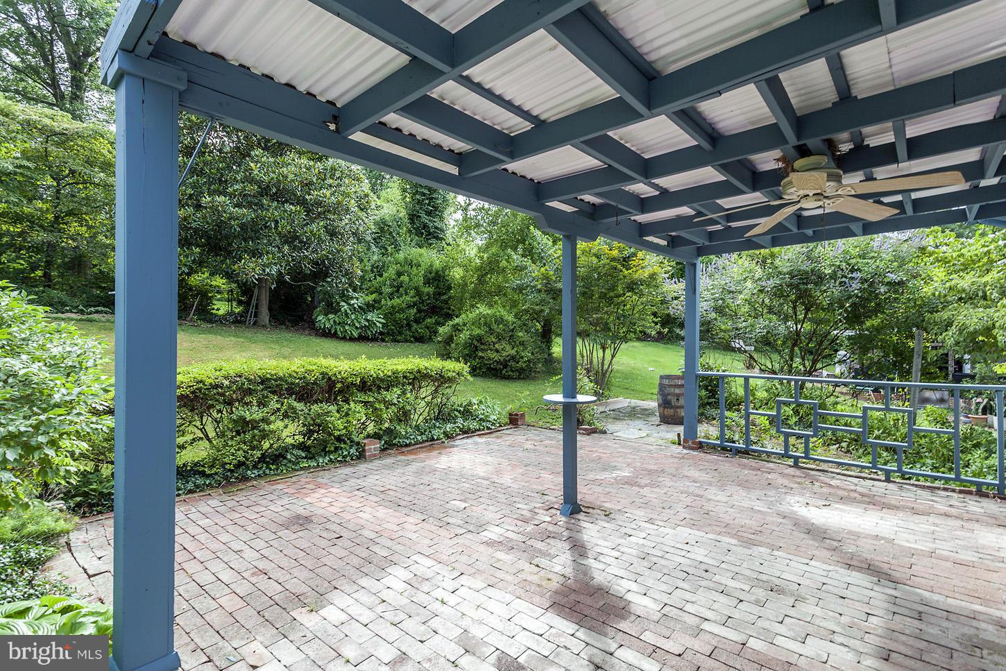 BROYHILL CREST - Residential