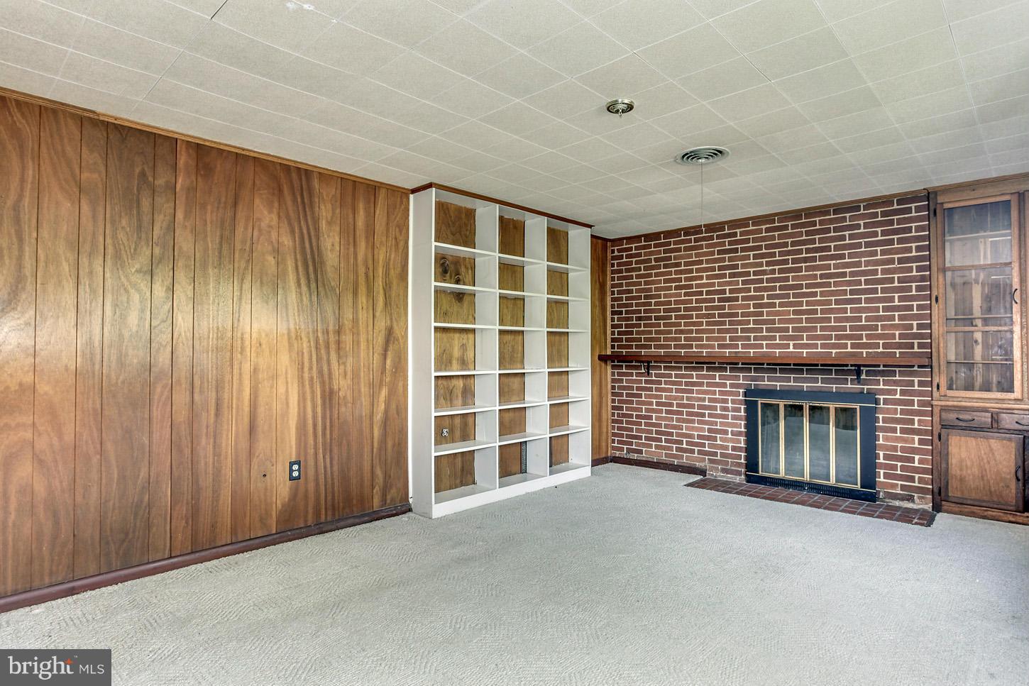 BROYHILL CREST - Residential