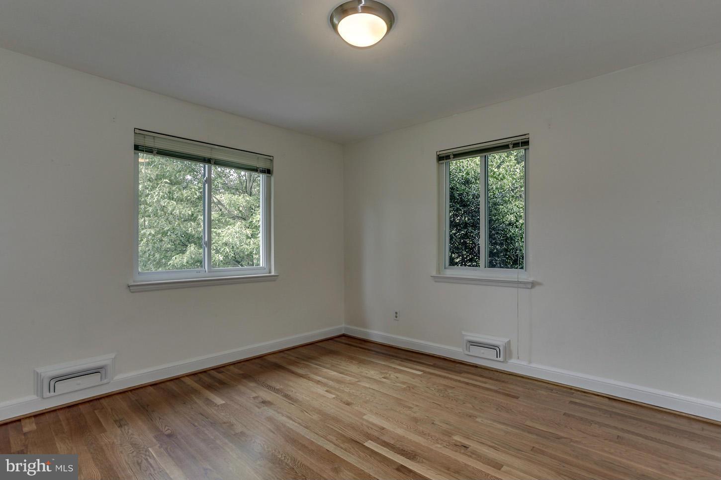 BROYHILL CREST - Residential