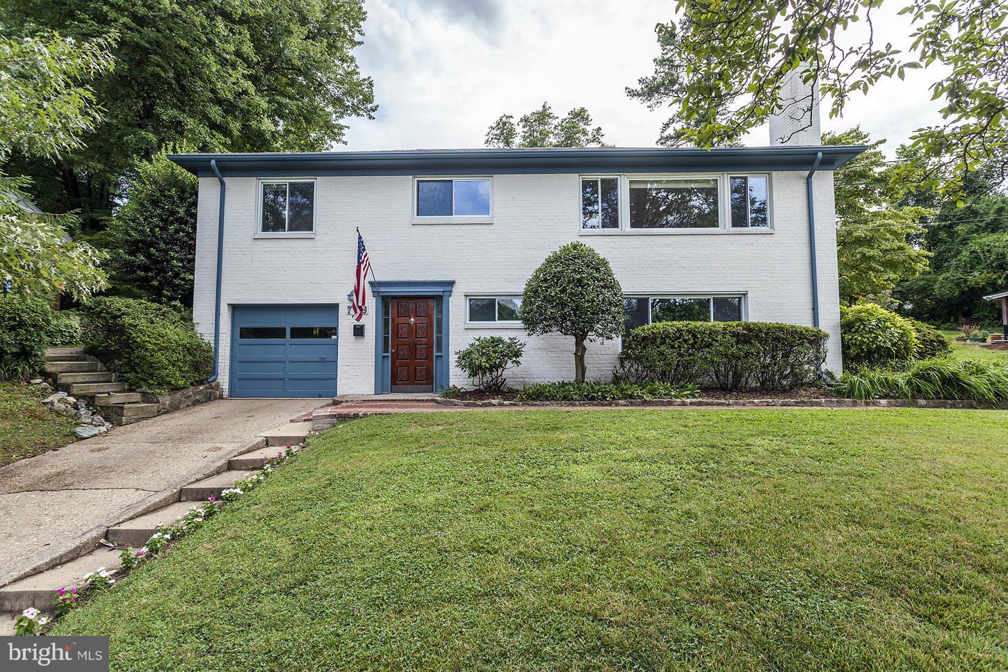 BROYHILL CREST - Residential