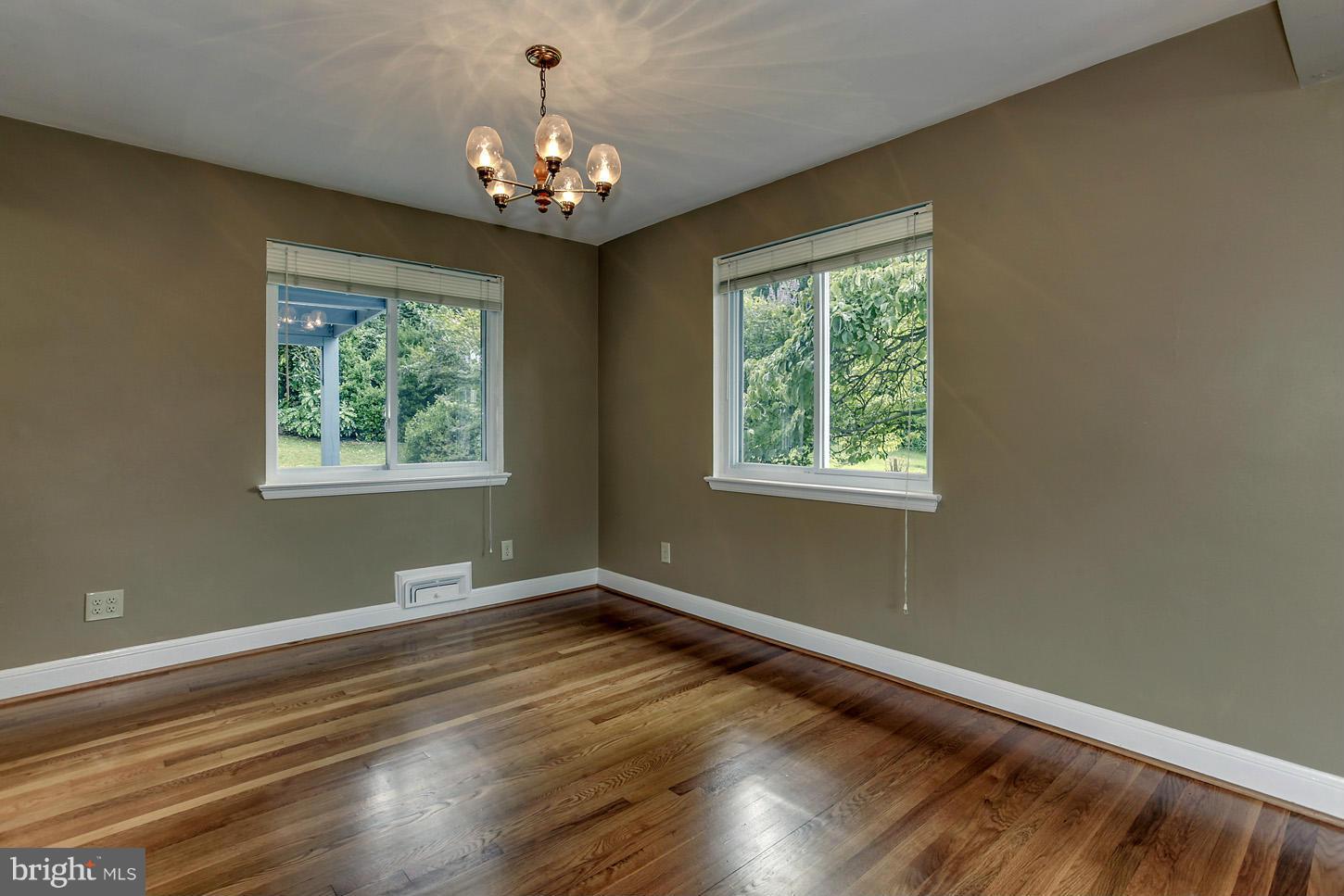 BROYHILL CREST - Residential