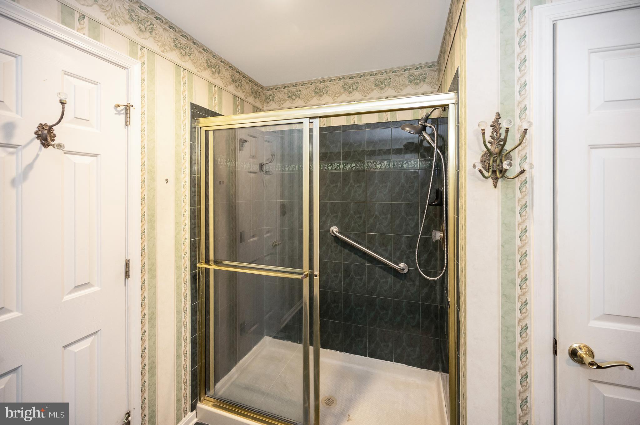 FOX POINT - Residential