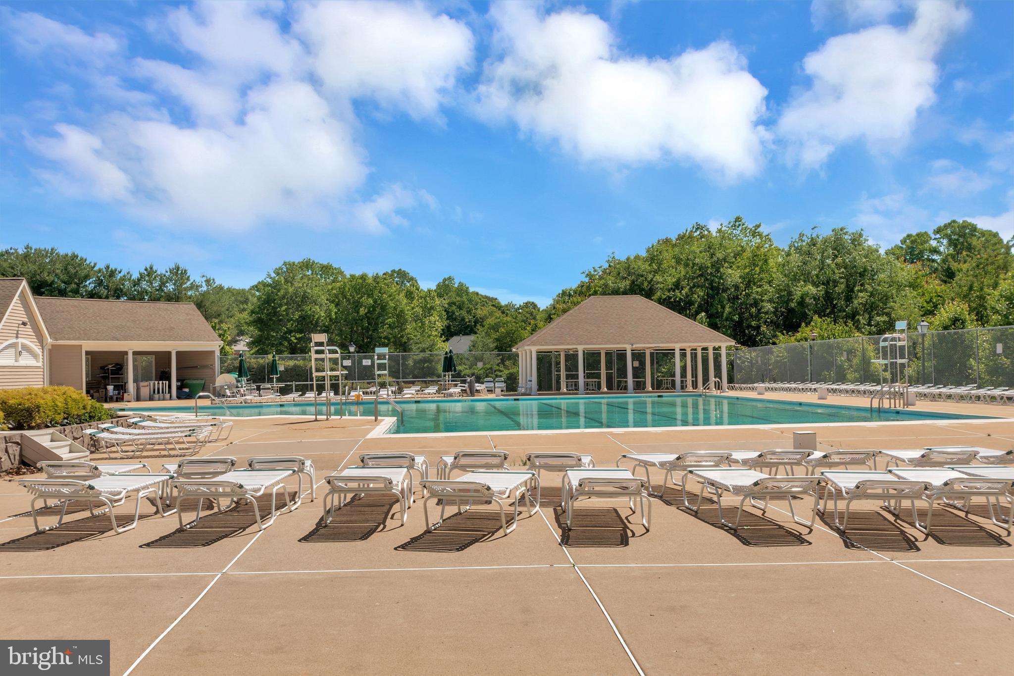 FOX POINT - Residential