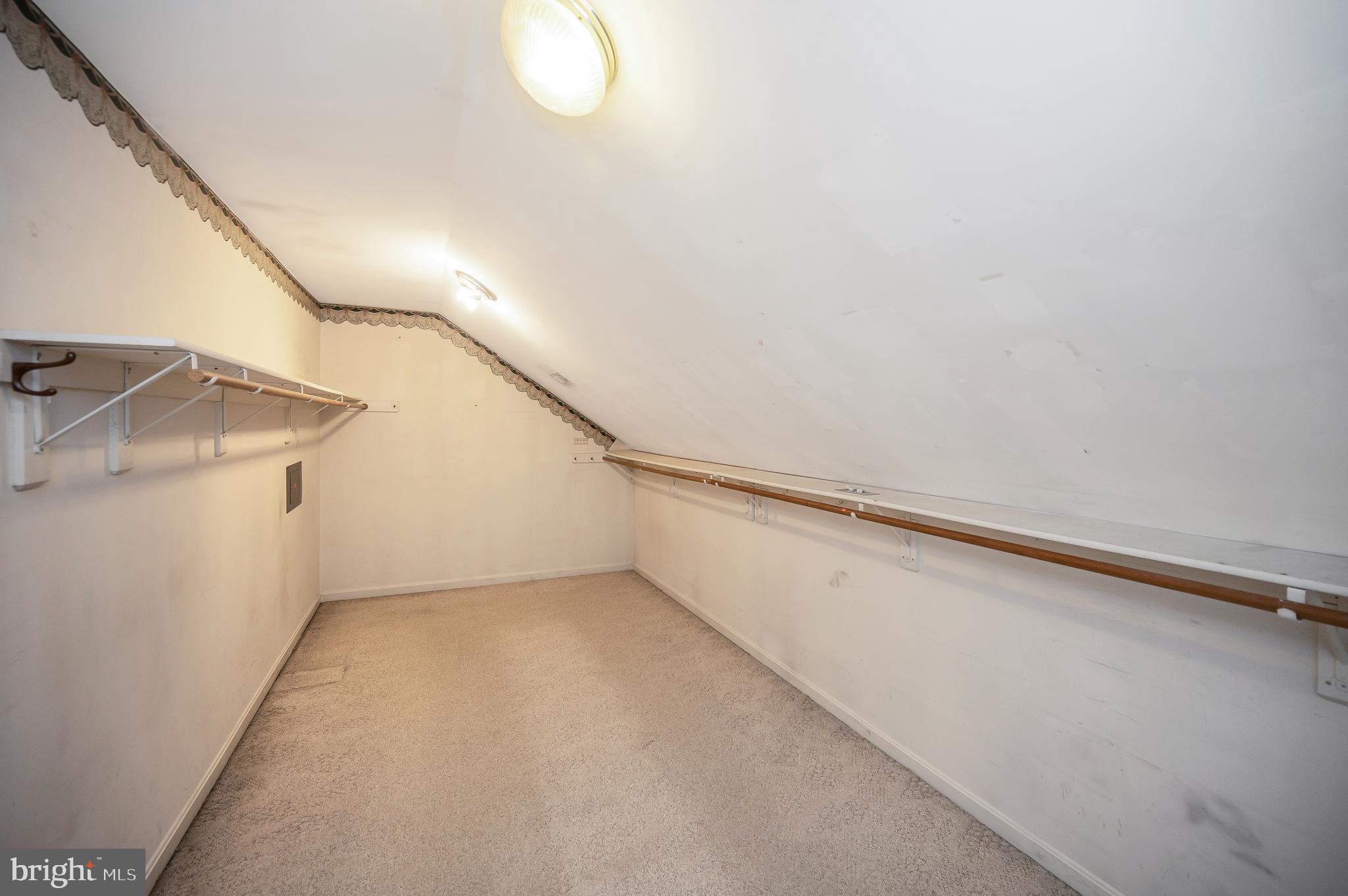 FOX POINT - Residential