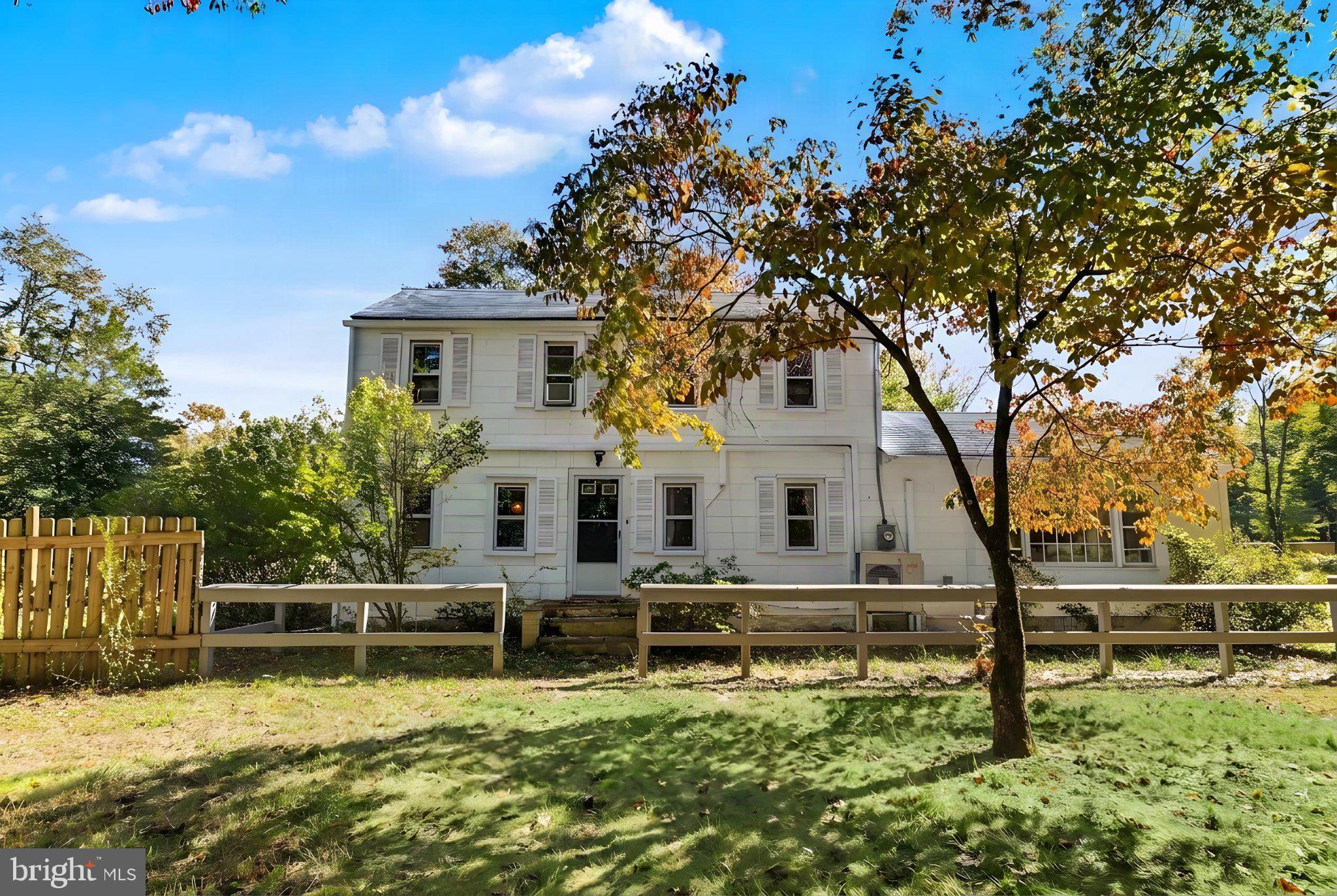 8 SHINNEY LANE