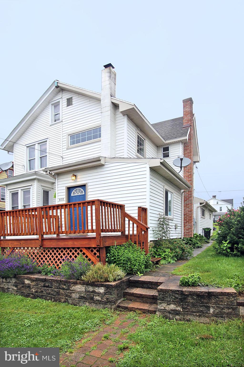 605 ELIZABETH STREET