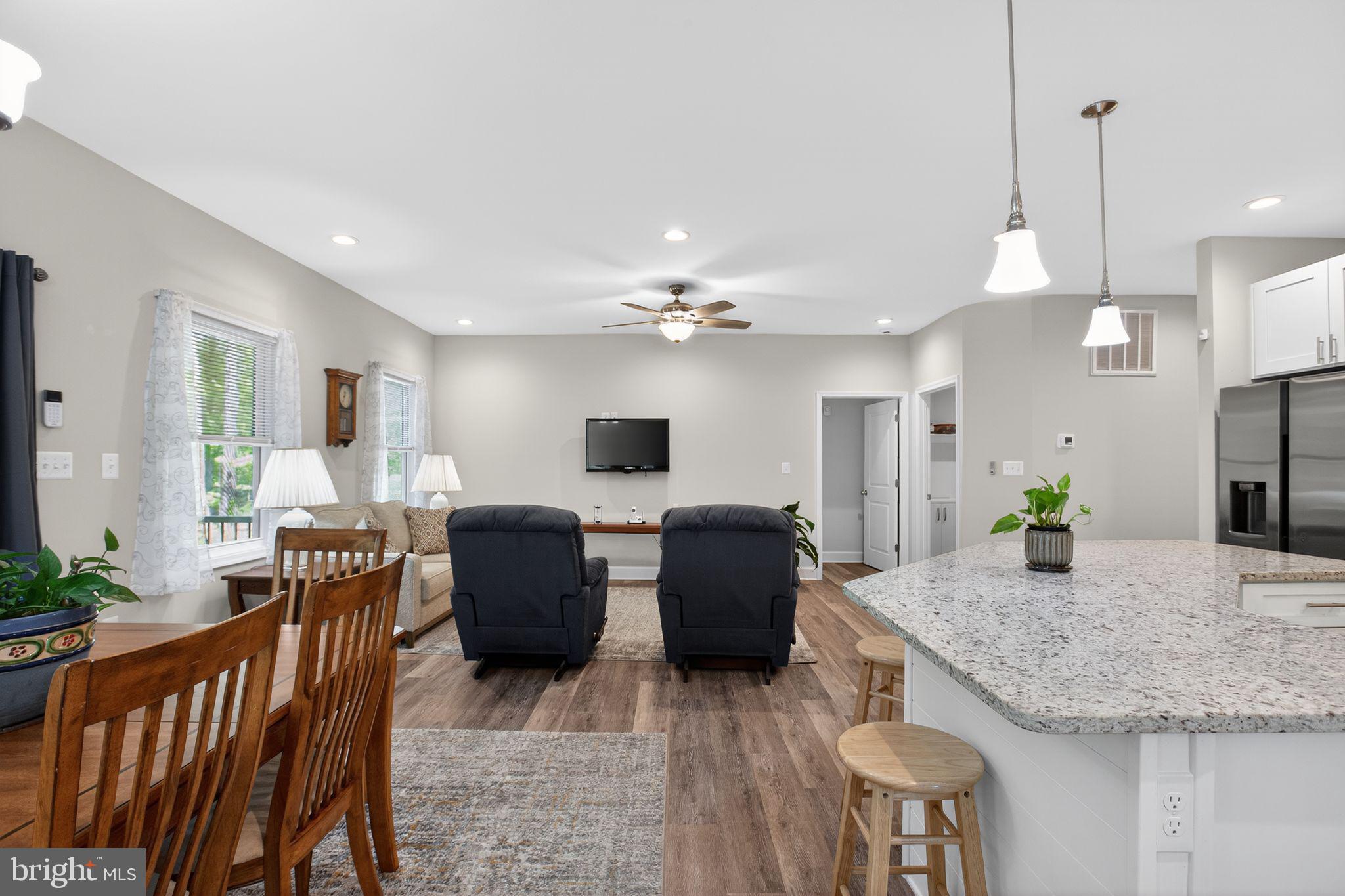 497 CIRCLE LANE