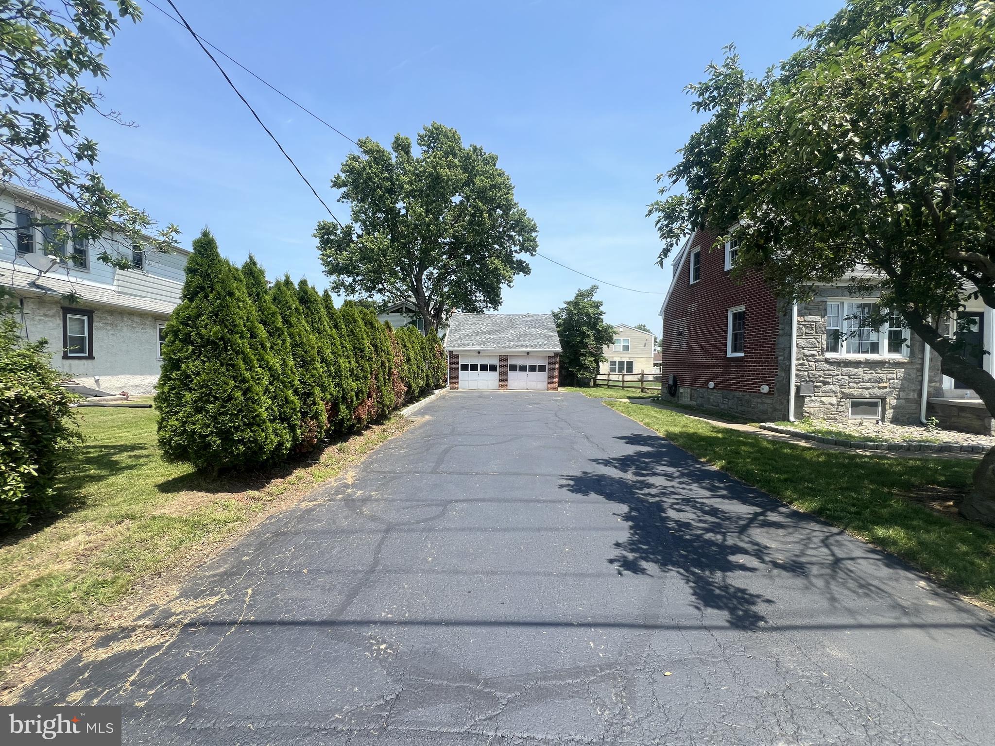 220 KOSSUTH AVENUE