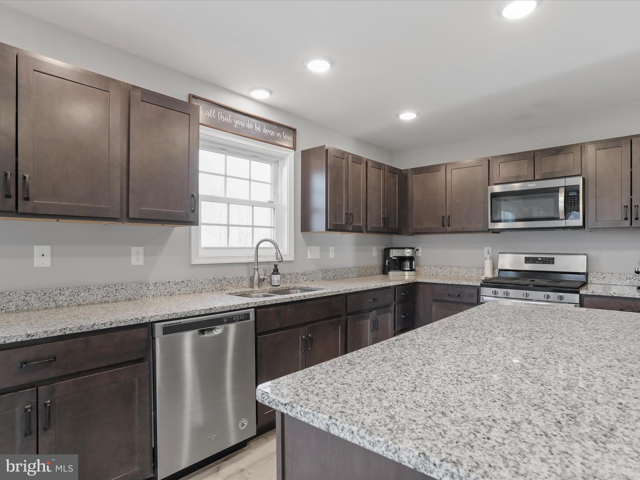 PEBBLE RIDGE - Residential