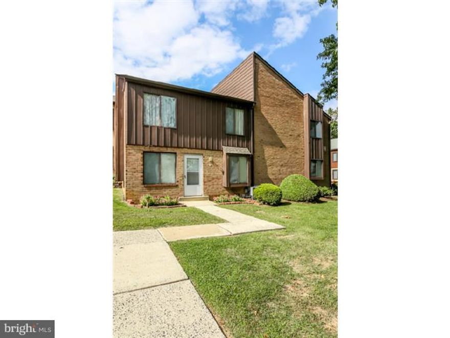 * Great find in Brookhaven Boro!  Penn-Delco School District! * Updated and Move In ready! Neat and clean!  * 2 Bedroom townhouse in Hilltop Condominiums.   * Beautiful hardwood flooring throughout.   * 2 spacious Bedrooms with ample closet space * 1-1/2 Updated Bathrooms. Full bath on 2nd floor with bedrooms.  1/2 Bath on Main floor.  * Updated Kitchen with Dining Room. * Main Floor Laundry * Condo Association offers amenities - Pool, playground, trash and snow removal, exterior maintenance and more!  * Easy access to 352, 95, Rt 1, commute to Philadelphia and Wilmington.  * Minutes to Scott Park, High Meadow Park, Jim Durkin Field, Eaton Park, Cambridge Square shopping center, The Christian Academy.  Under 10 Minute commute to Media Courthouse, Riddle Memorial Hospital and Crozer Chester Medical Center Hospital.