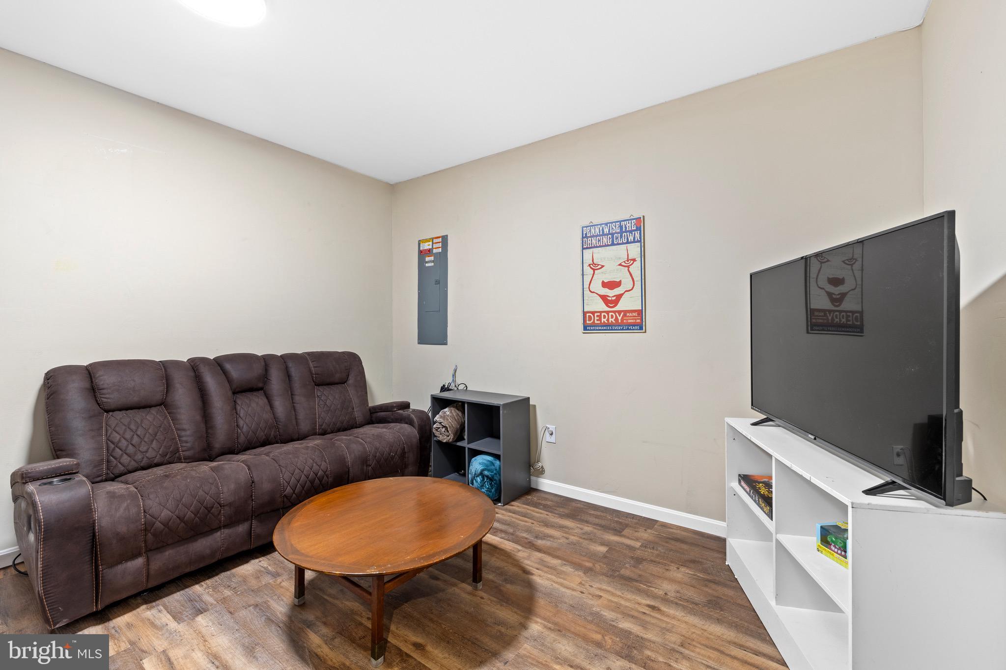 SOUTHGATE - Residential