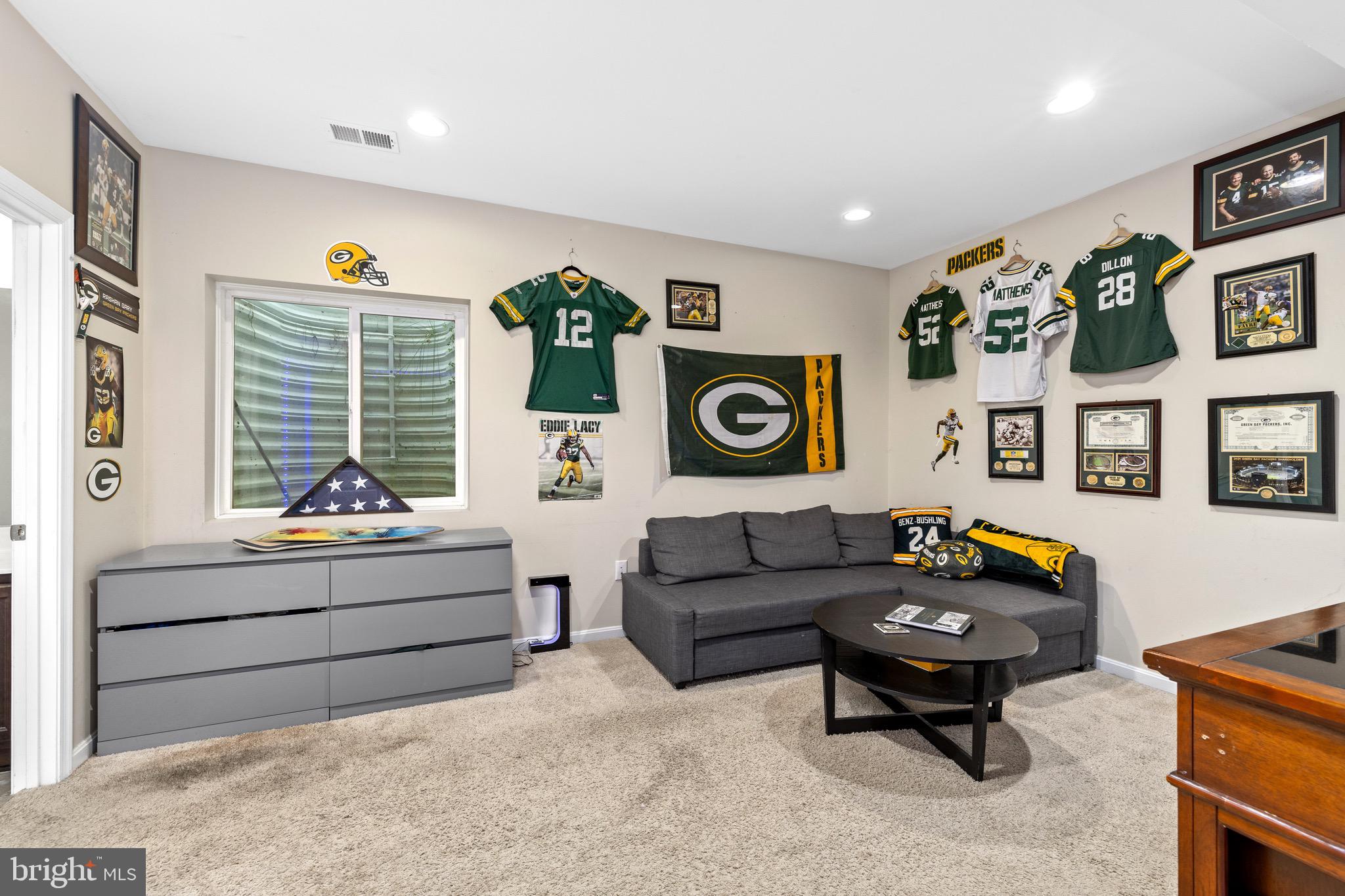 SOUTHGATE - Residential