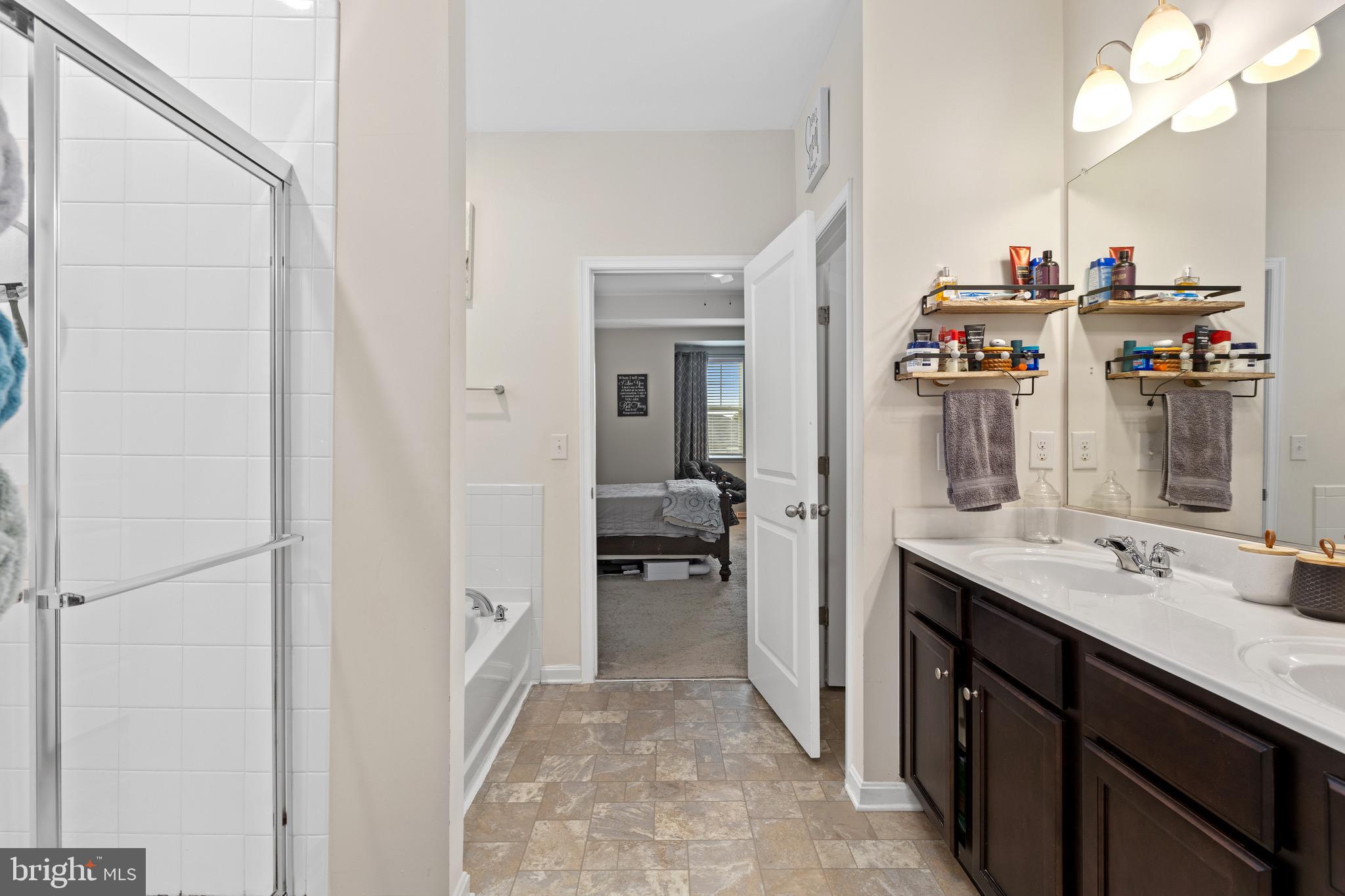 SOUTHGATE - Residential