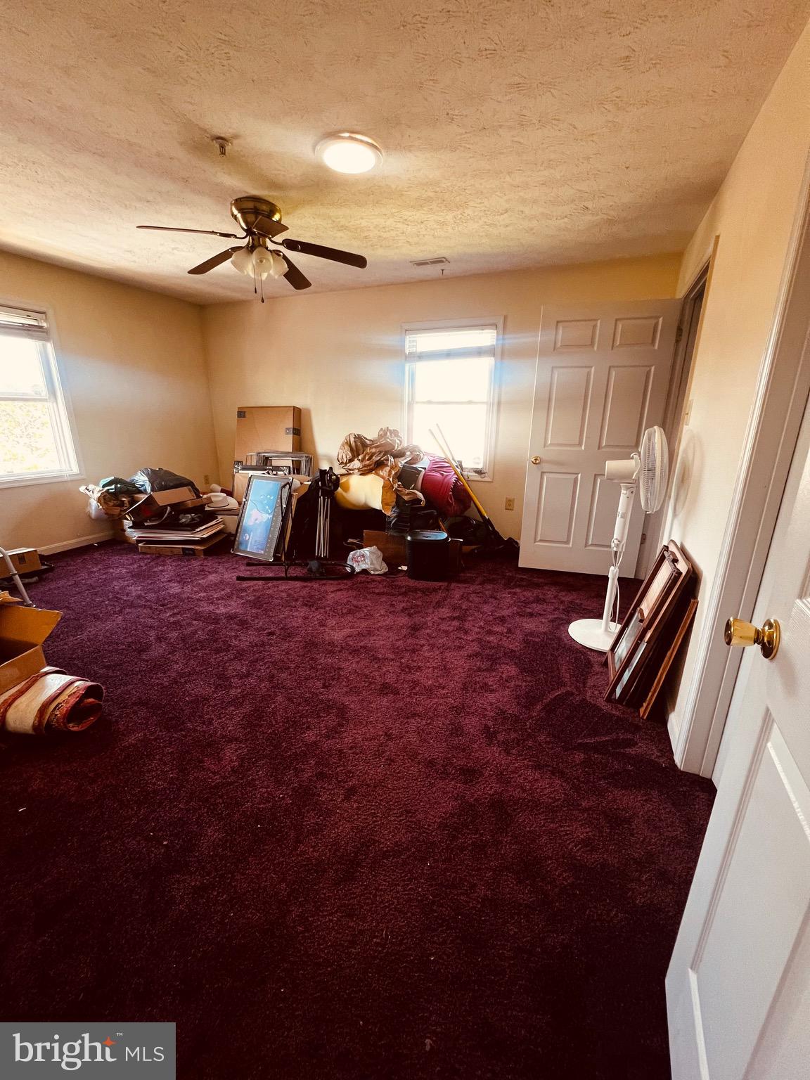 SIGNAL KNOB CONDOS - Residential