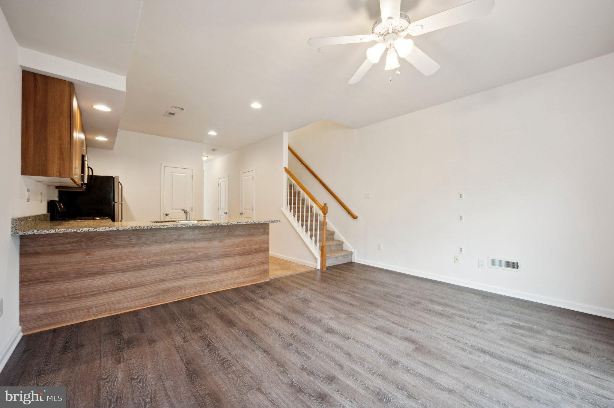 350 N YORK ROAD D4