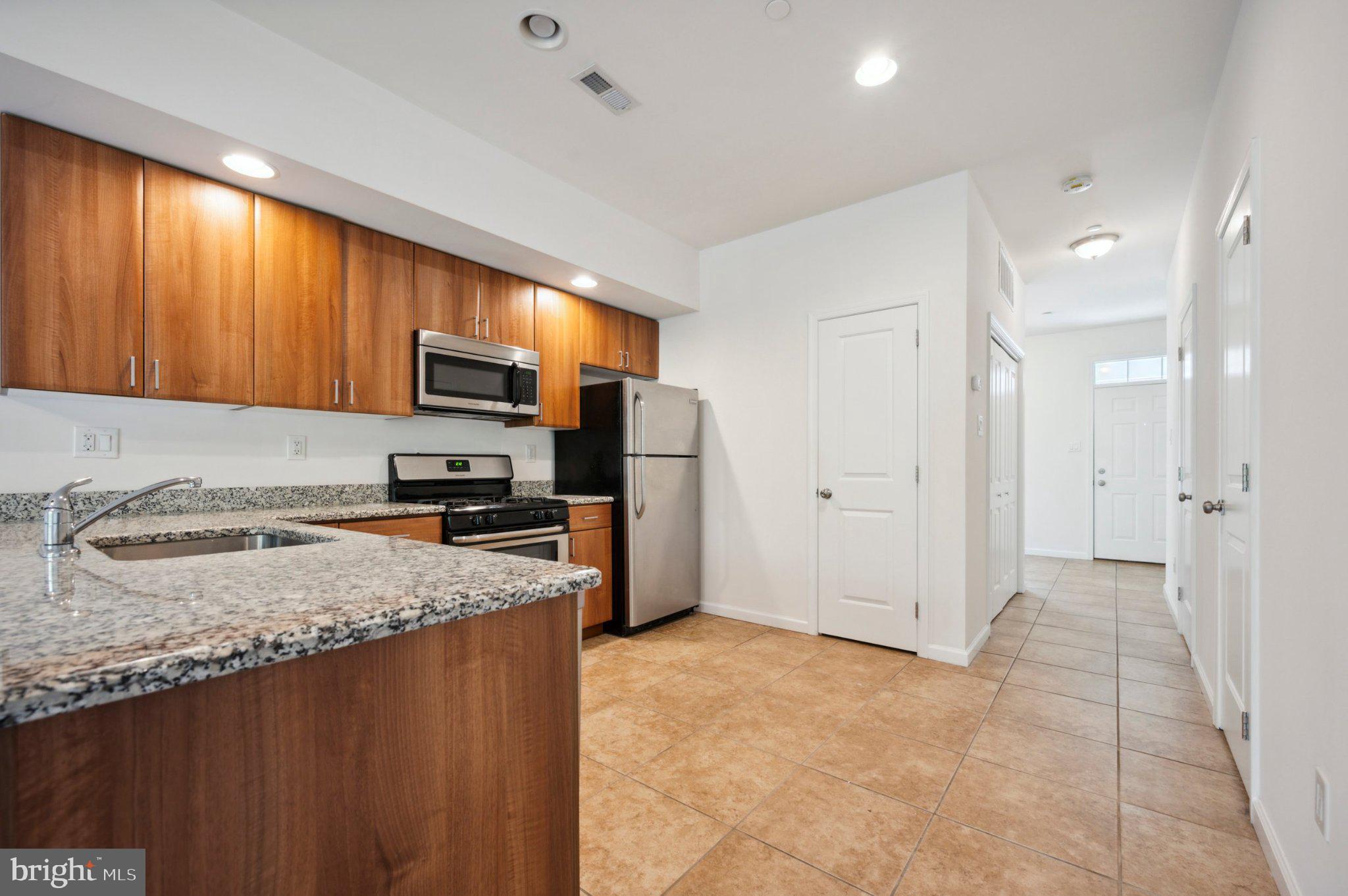 350 N YORK ROAD D4