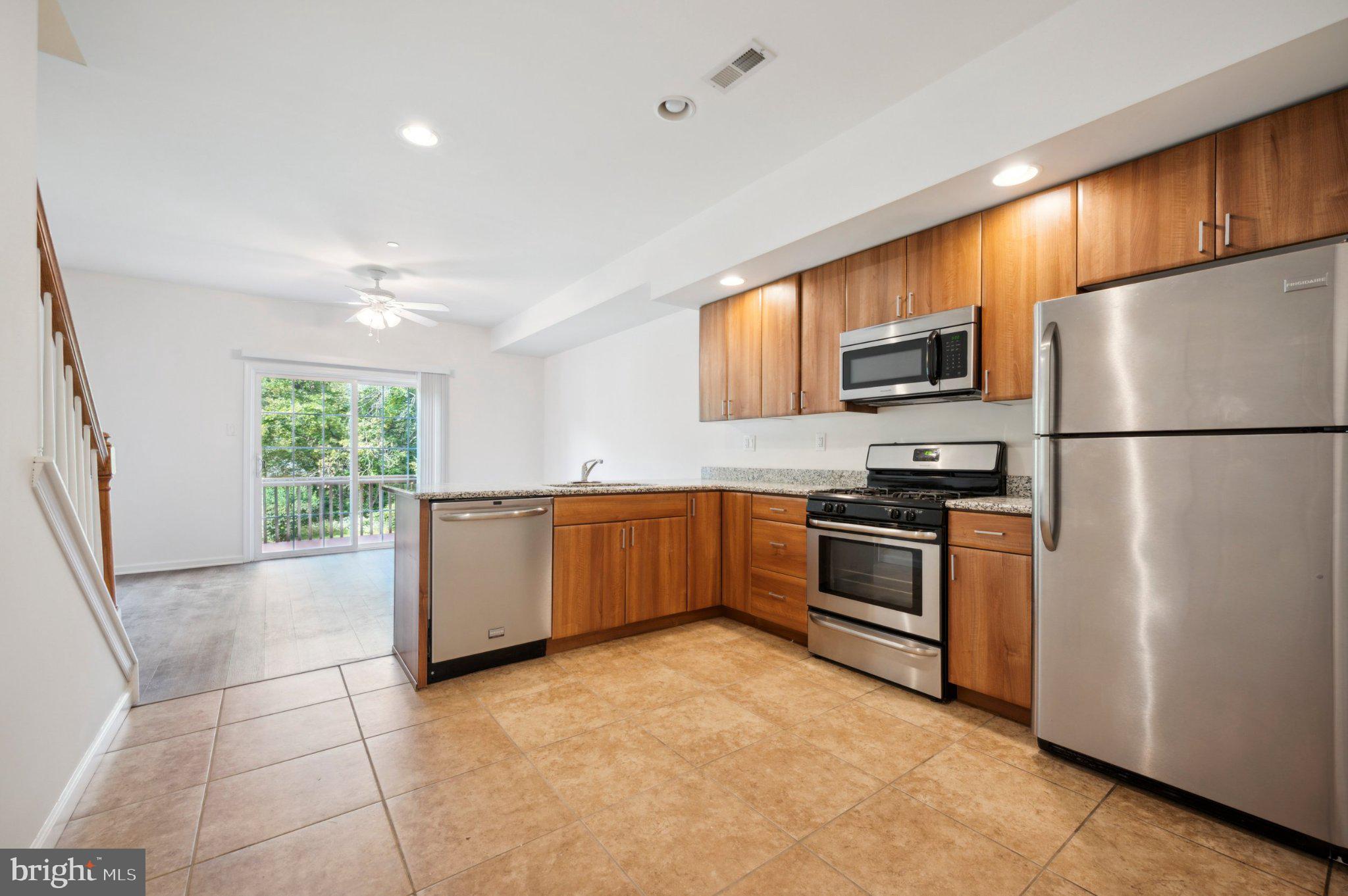 350 N YORK ROAD D4