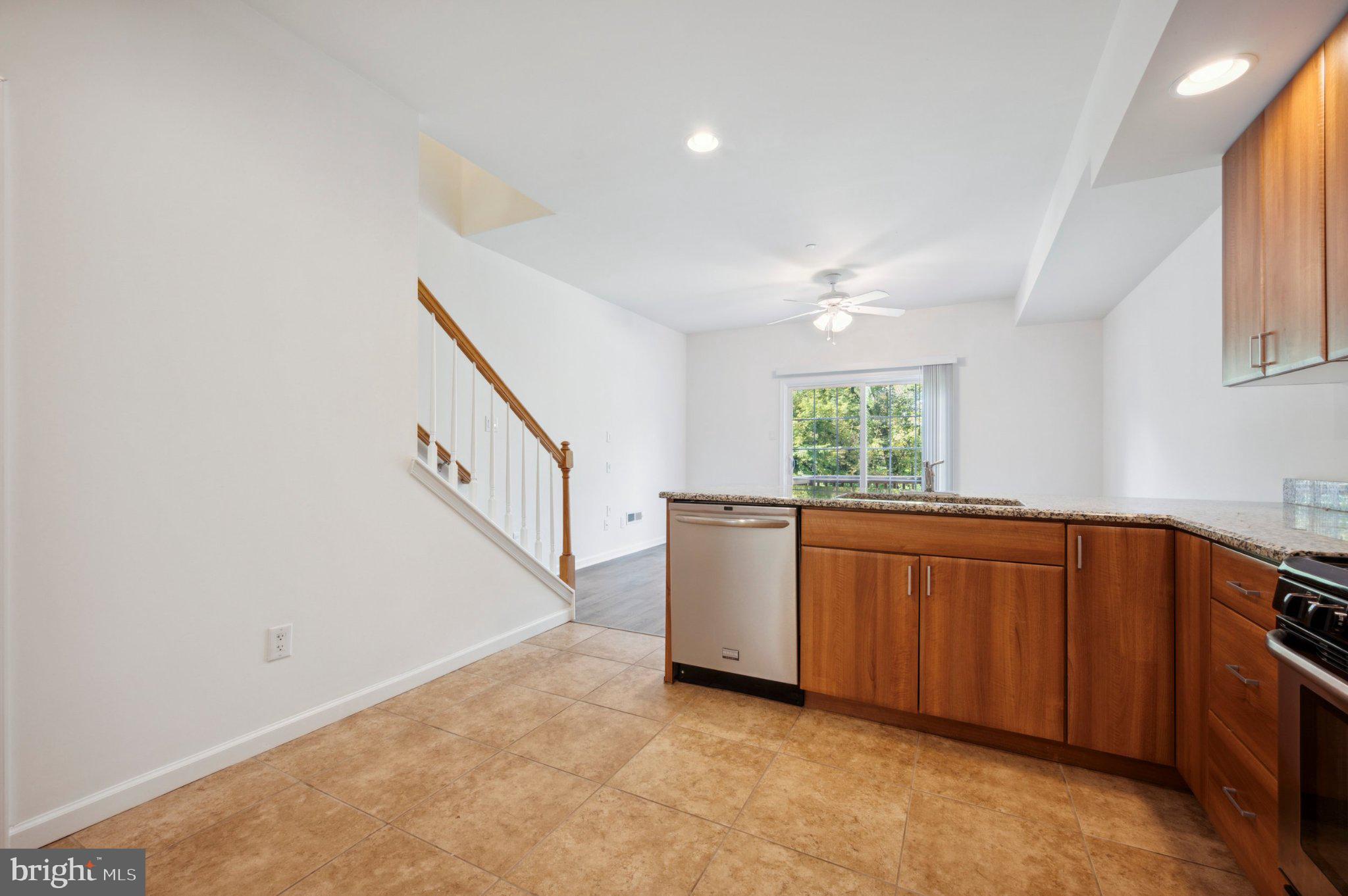 350 N YORK ROAD D4