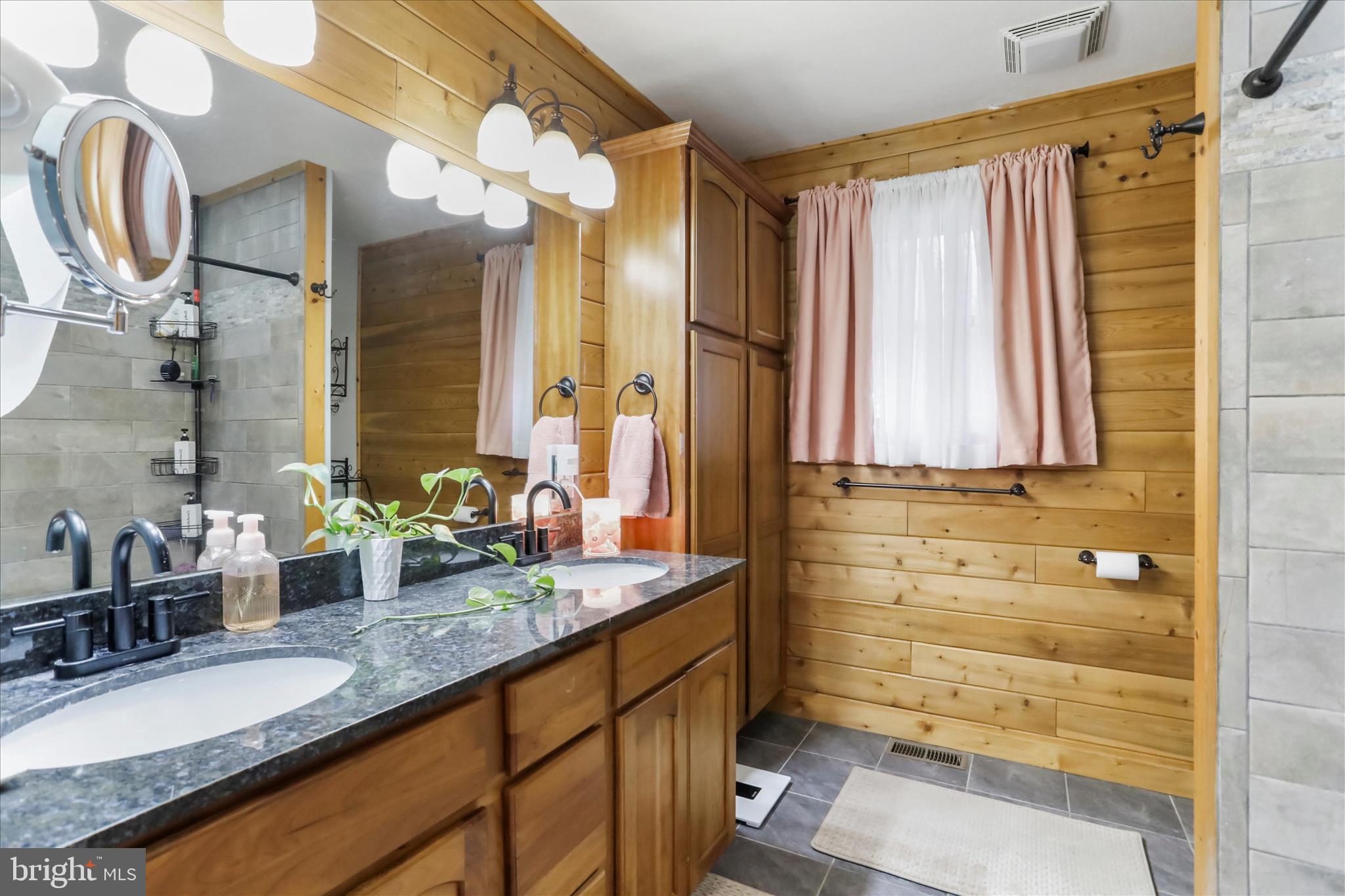 APPLE FIELDS OF HEAVEN - Residential