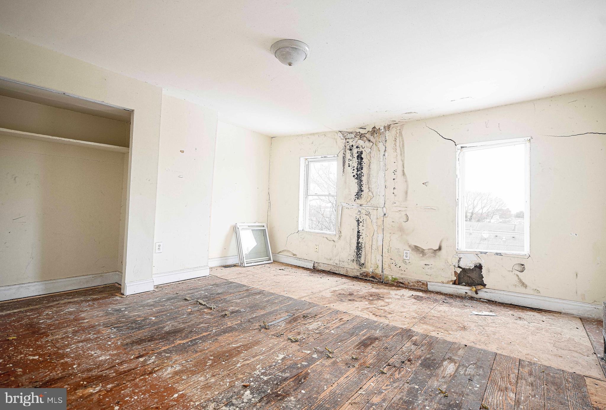 SANDTOWN-WINCHESTER - Residential