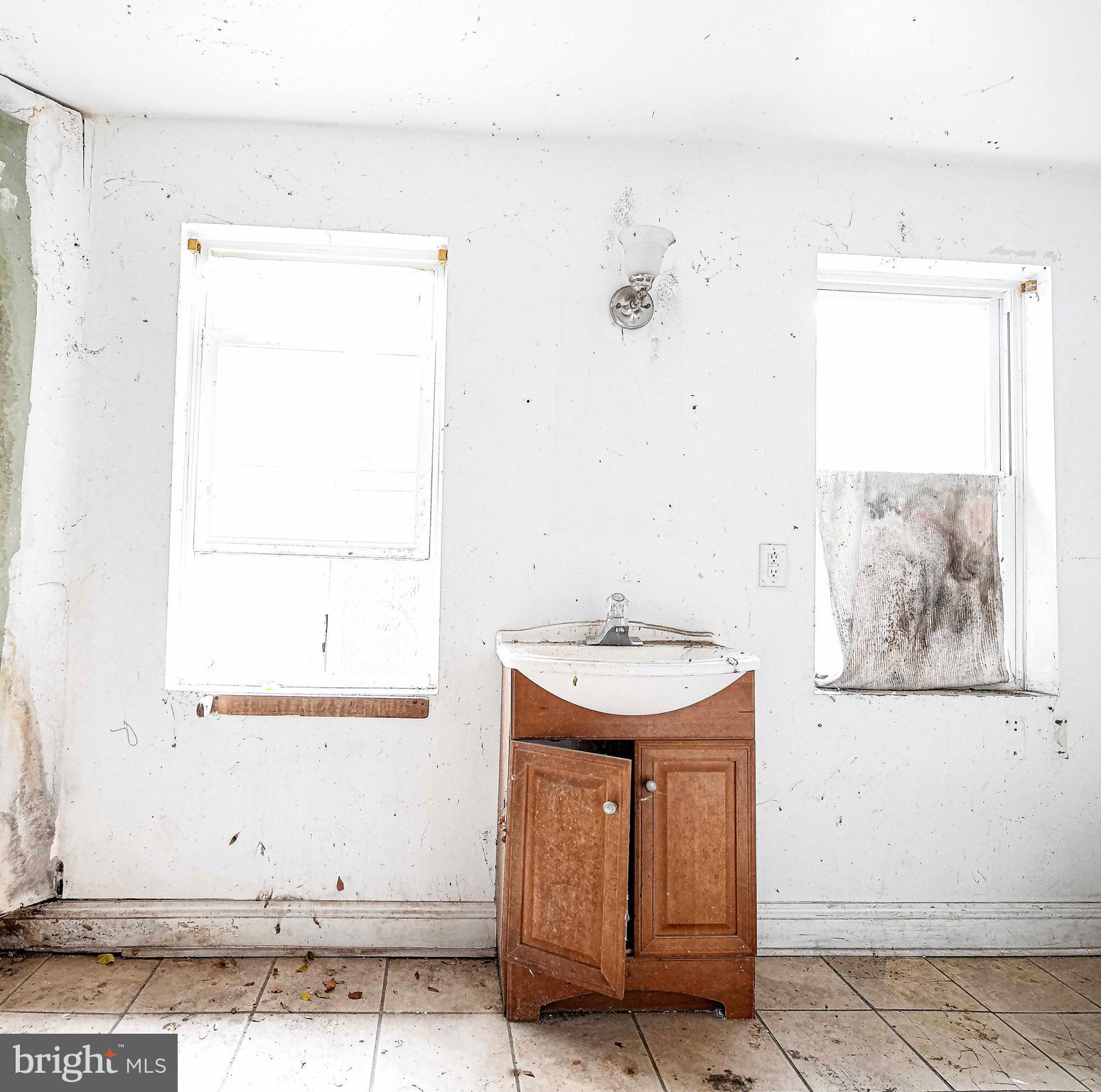 SANDTOWN-WINCHESTER - Residential