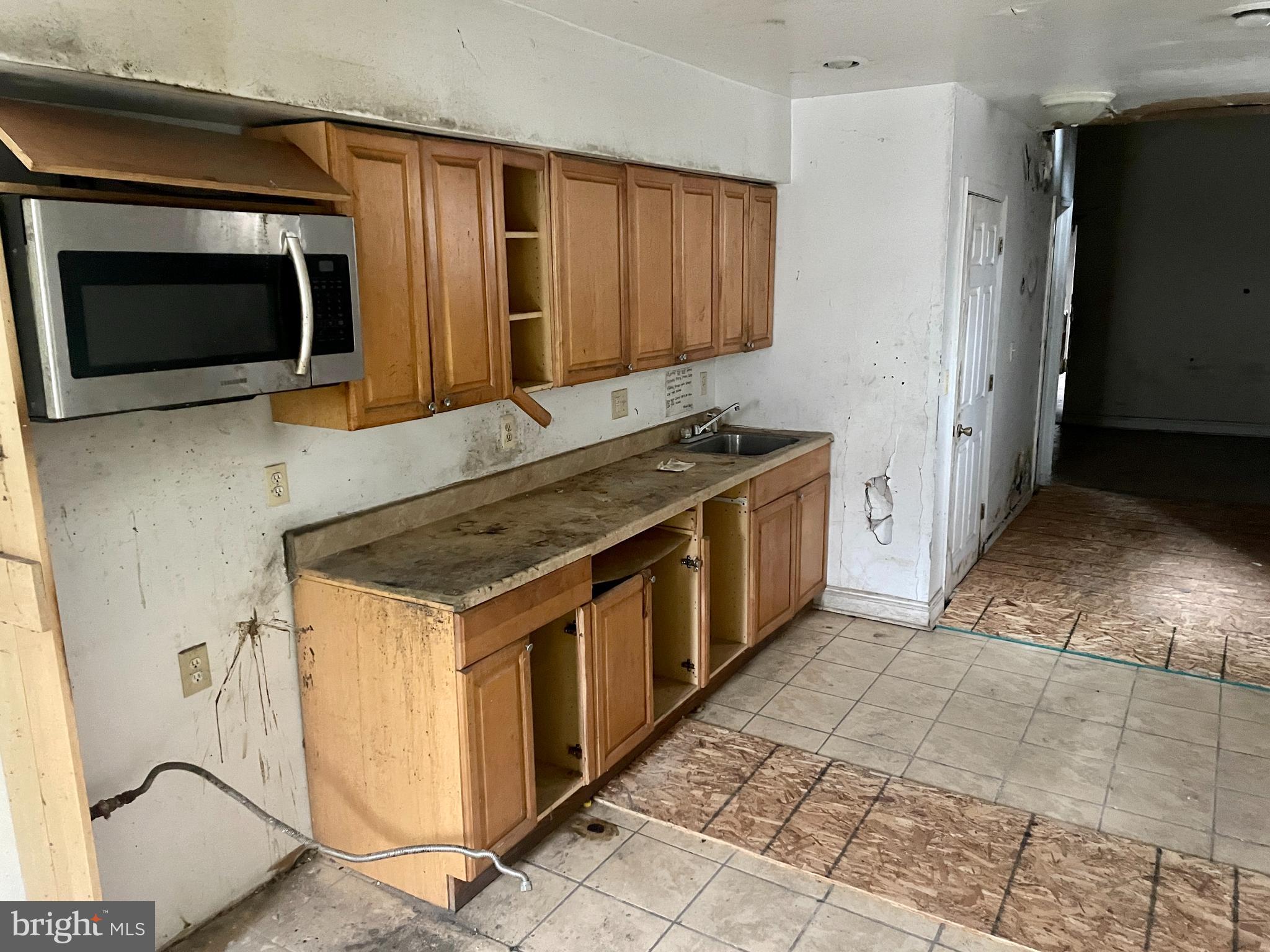SANDTOWN-WINCHESTER - Residential