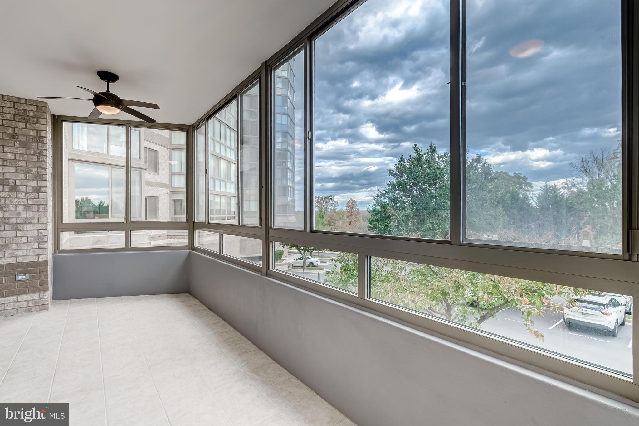 RIVERVIEW AT LANSDOWNE WOODS - Residential