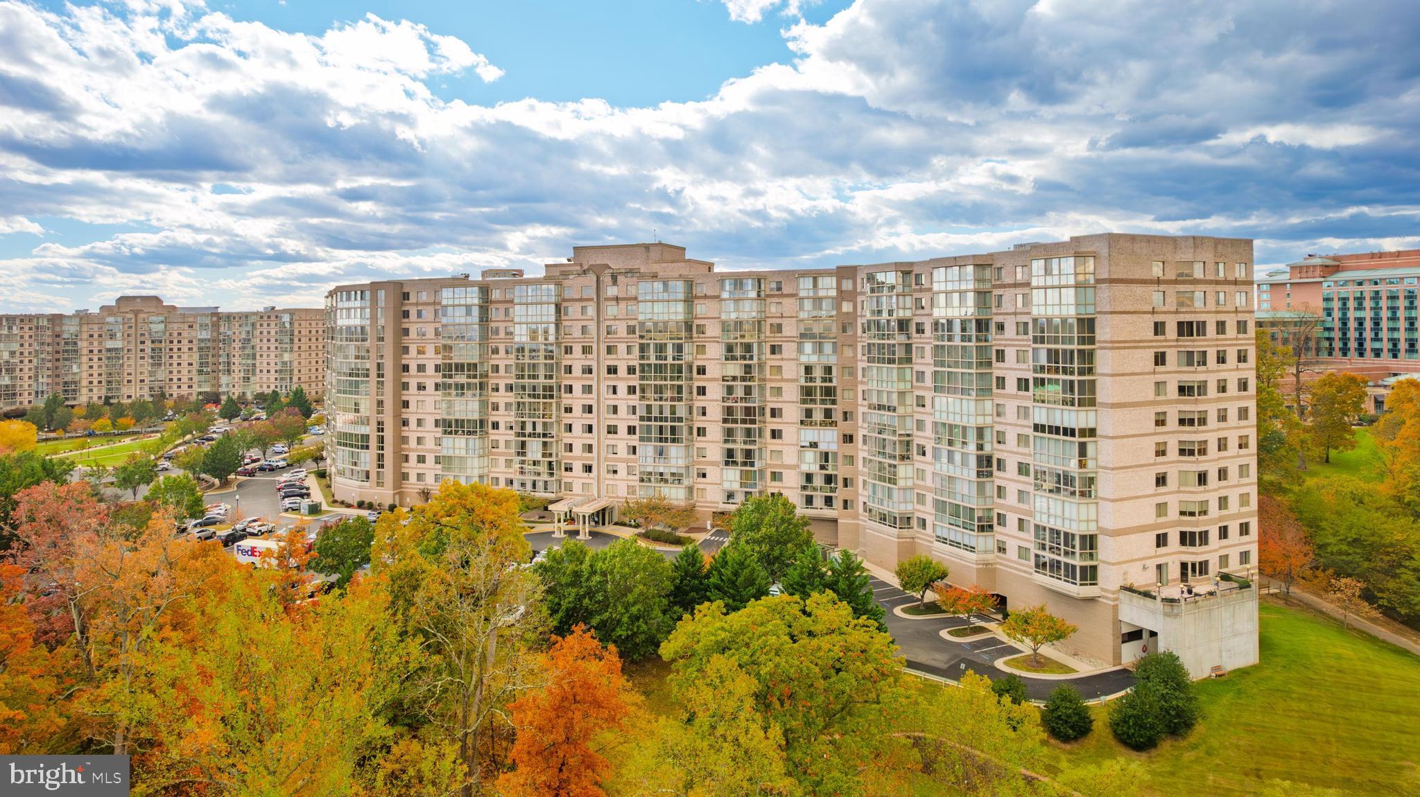 RIVERVIEW AT LANSDOWNE WOODS - Residential