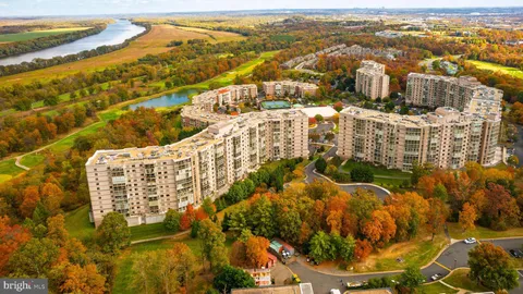 19355 Cypress Ridge Terrace Unit 114, Leesburg, VA MLS: VALO2109516