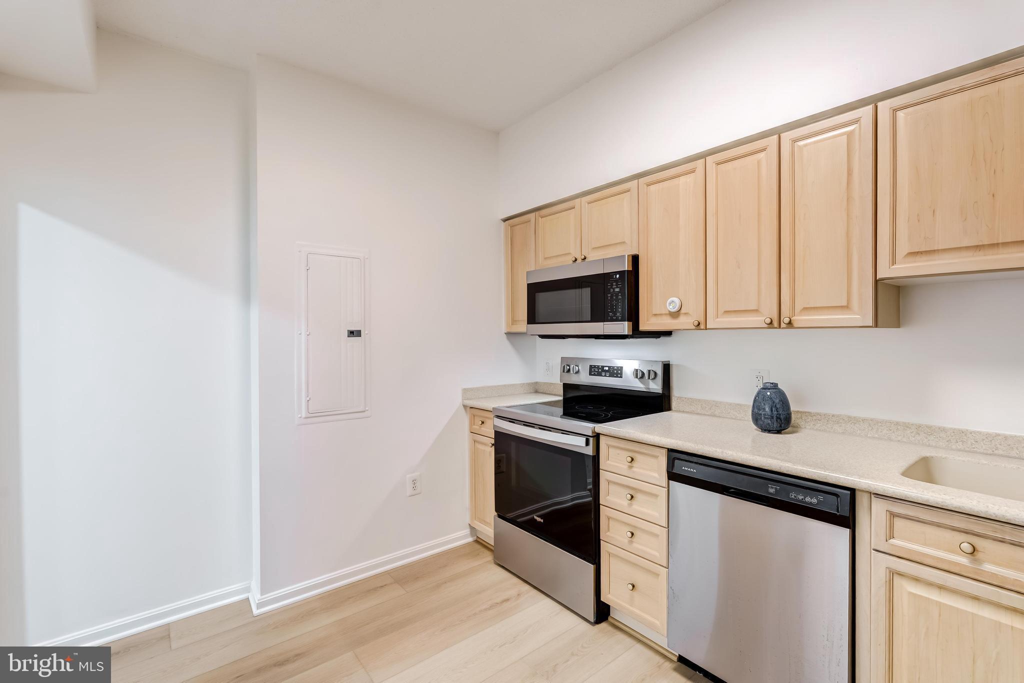 RIVERVIEW AT LANSDOWNE WOODS - Residential