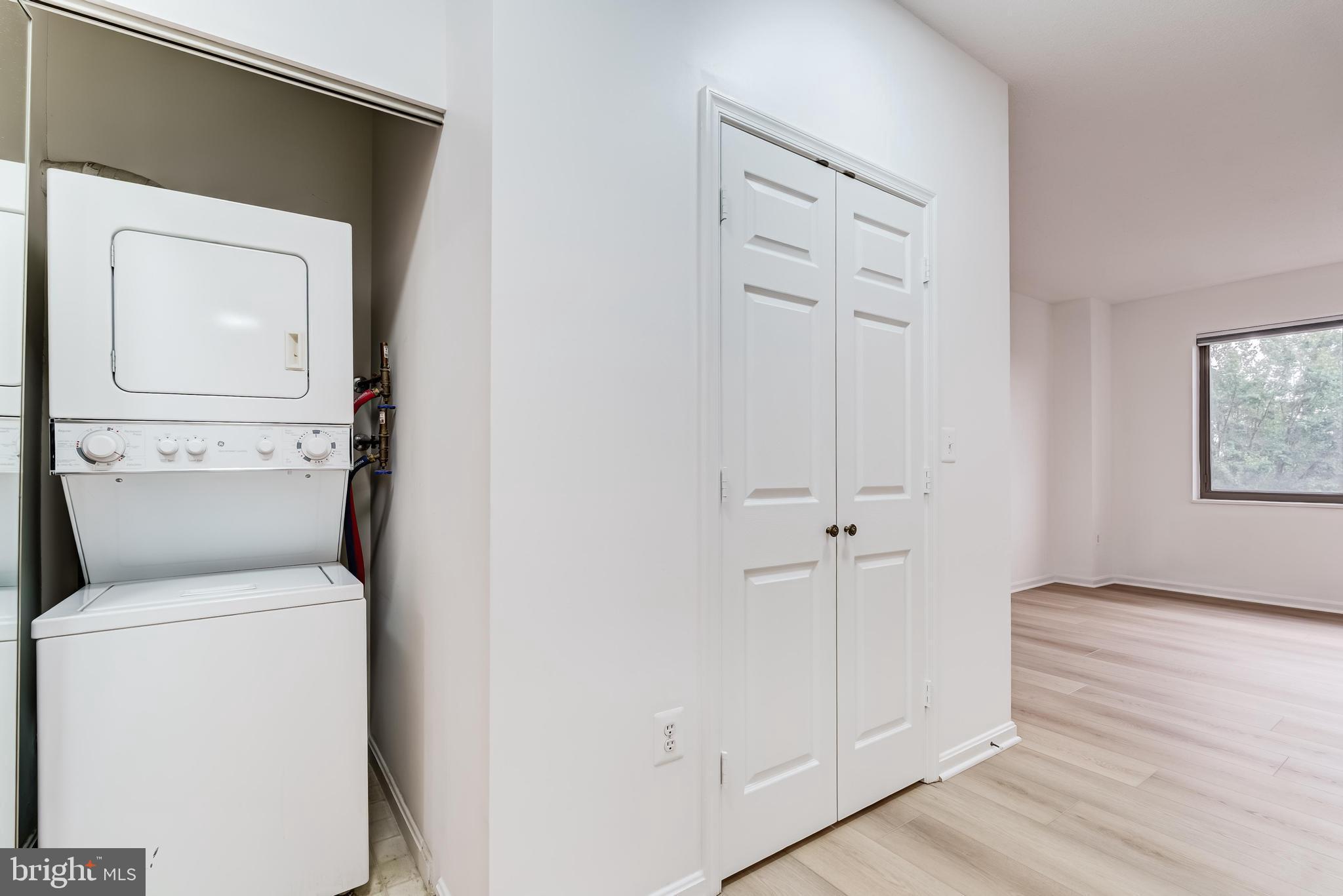 RIVERVIEW AT LANSDOWNE WOODS - Residential