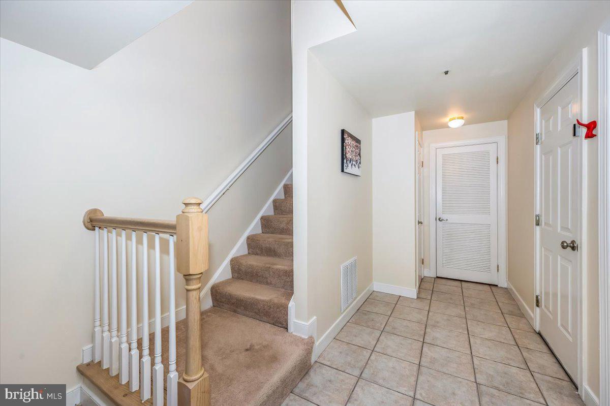 QUINCE ORCHARD KNOLLS - Residential